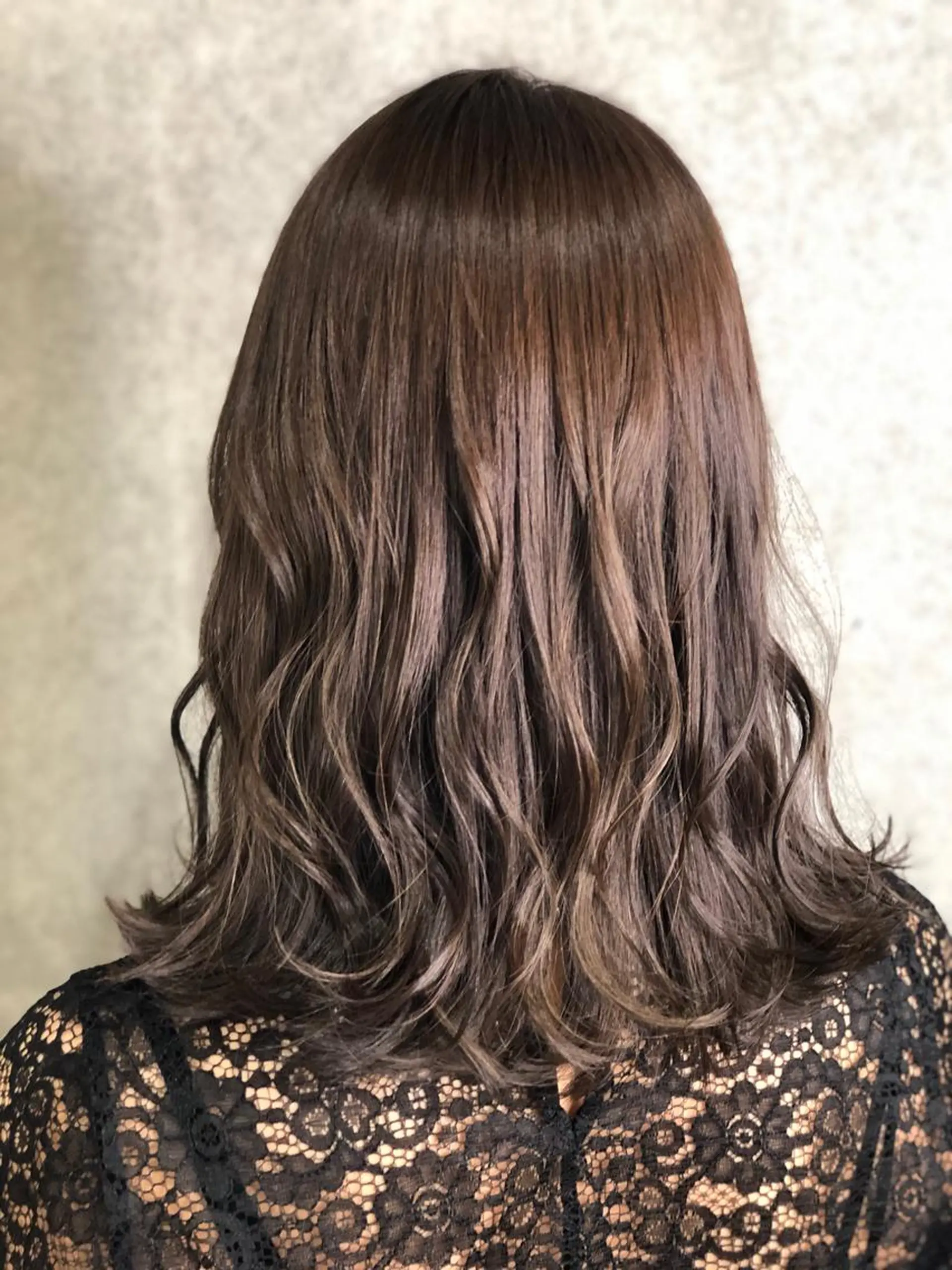 ミディアム 飯島 優衣のヘアスタイル