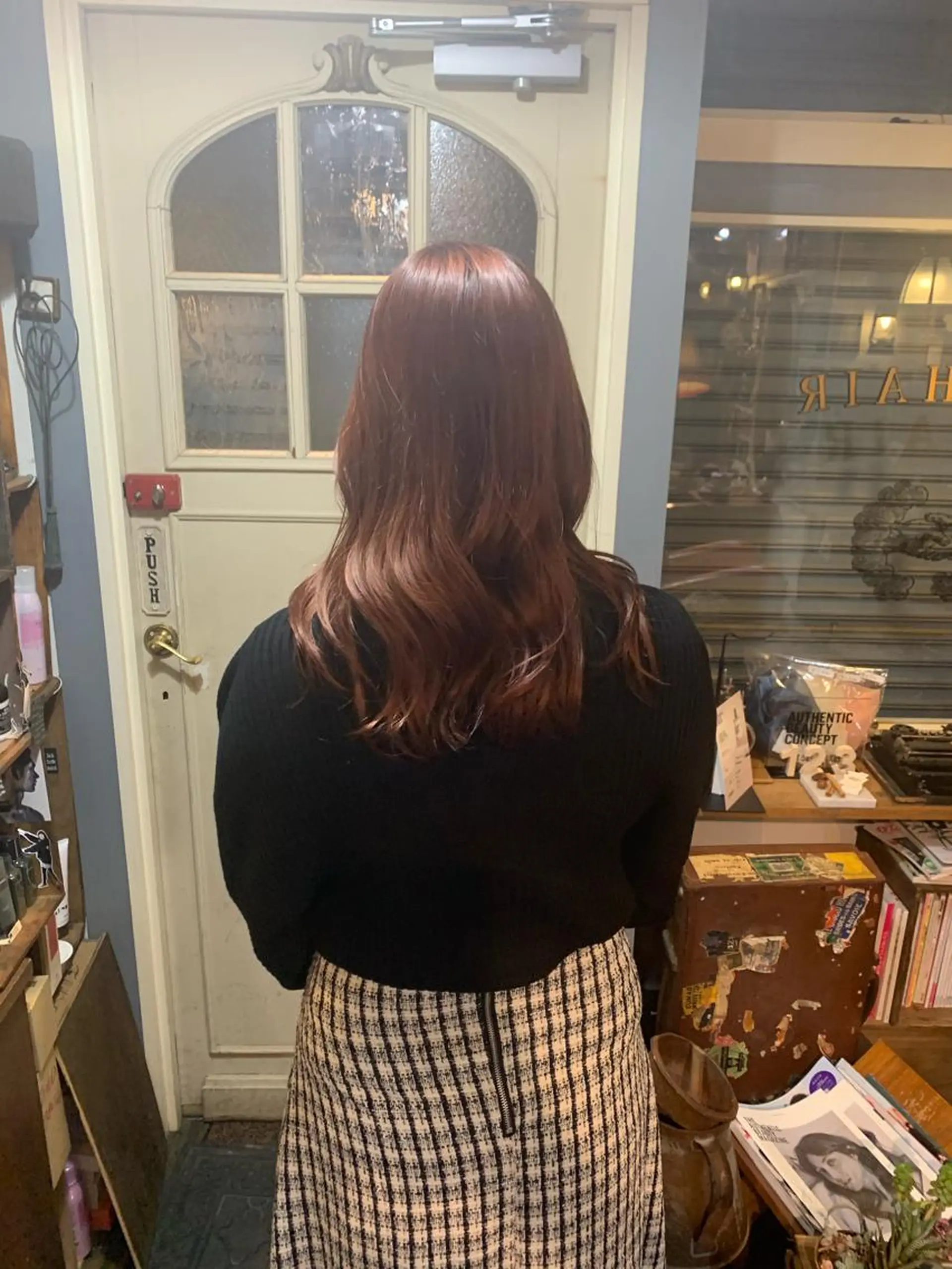 セミロング カラー オレンジ オレンジピンク ピンクカラー SALOWIN二子玉川South店所属・AYANO ／レイヤー／オリーブのヘアスタイル