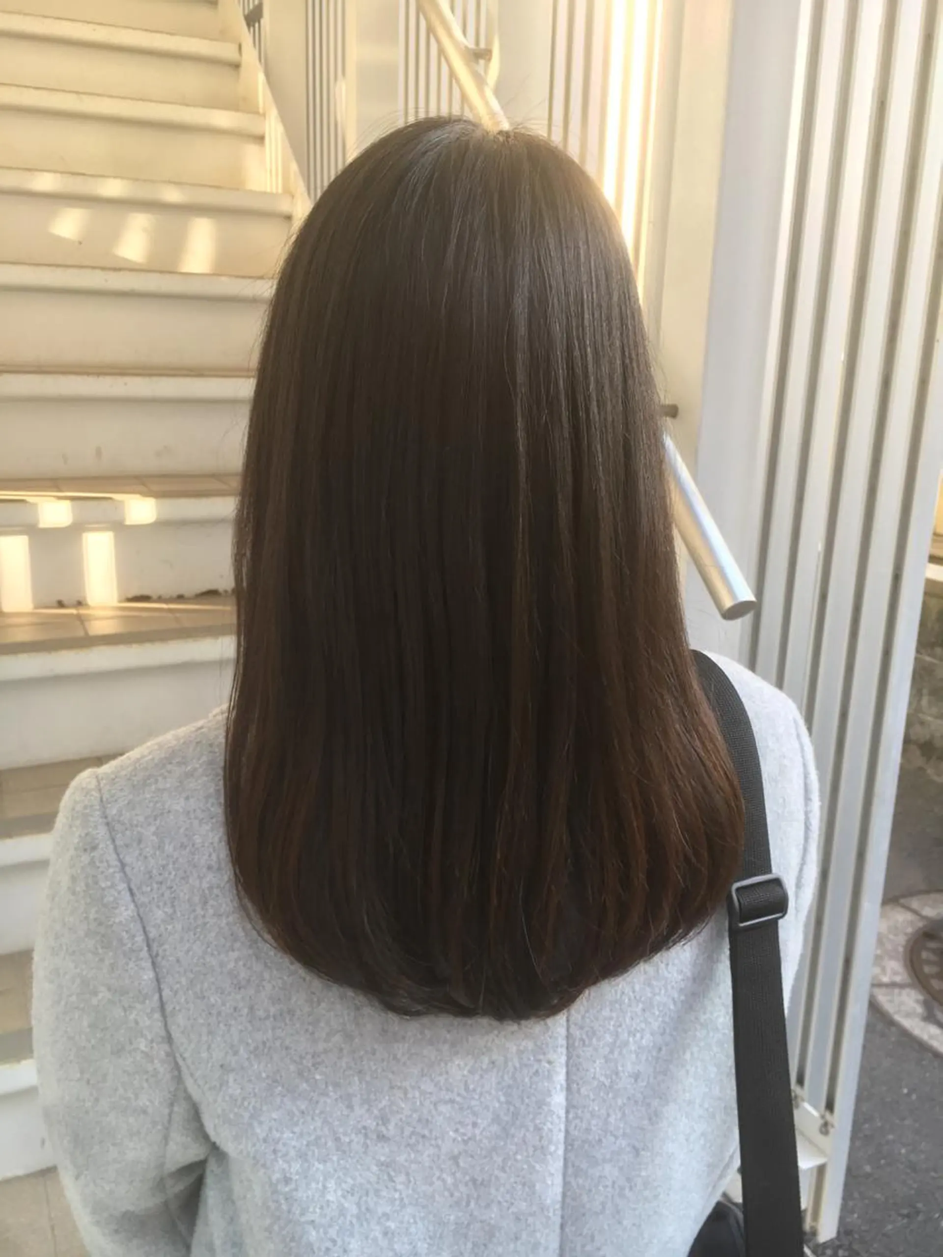 セミロング カラー 透明感カラー 榎園 由美のヘアスタイル