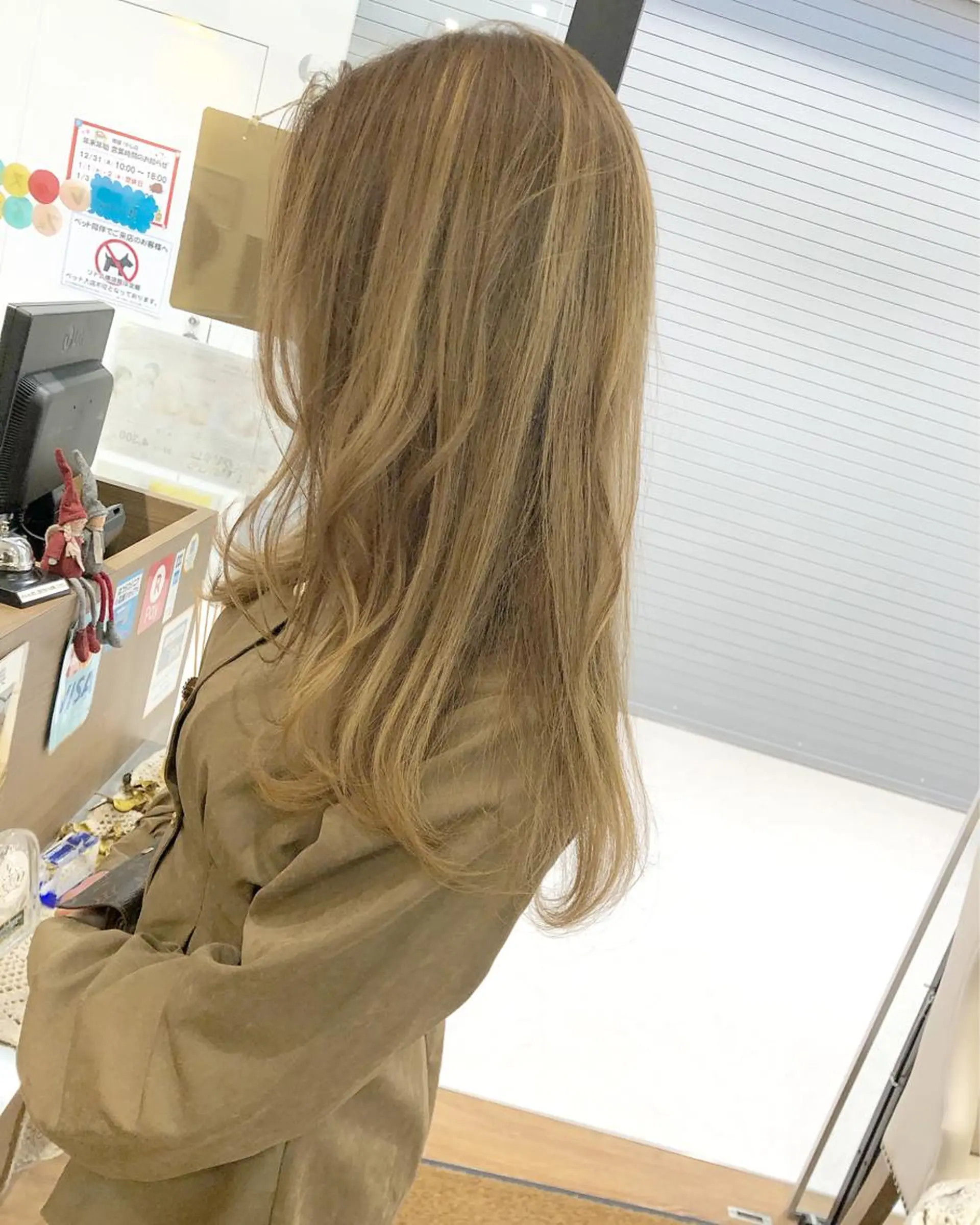 ロング 横浜ブリーチムラ直し ハイトーン/ブリーチのヘアスタイル