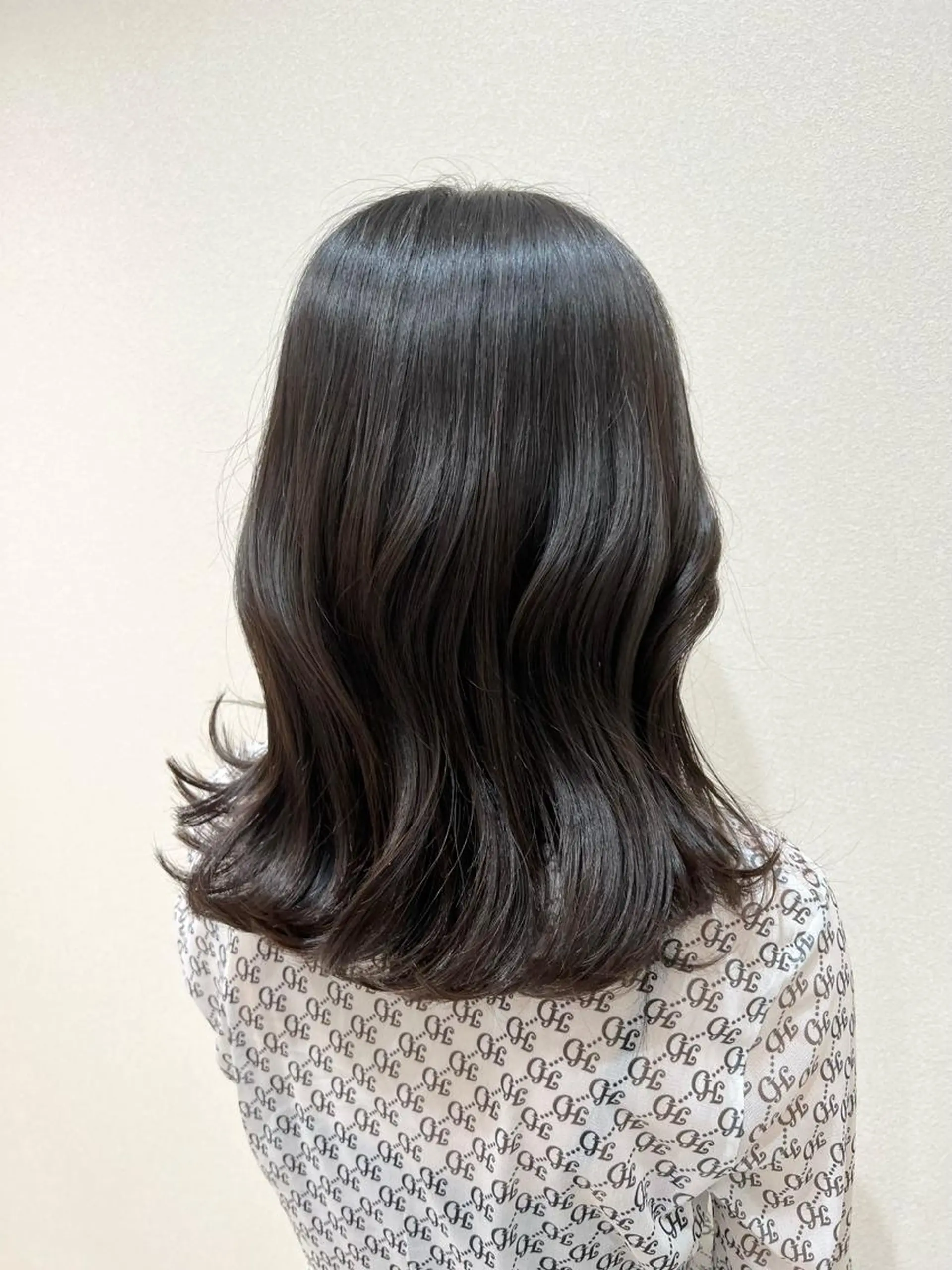 ミディアム mina .のヘアスタイル