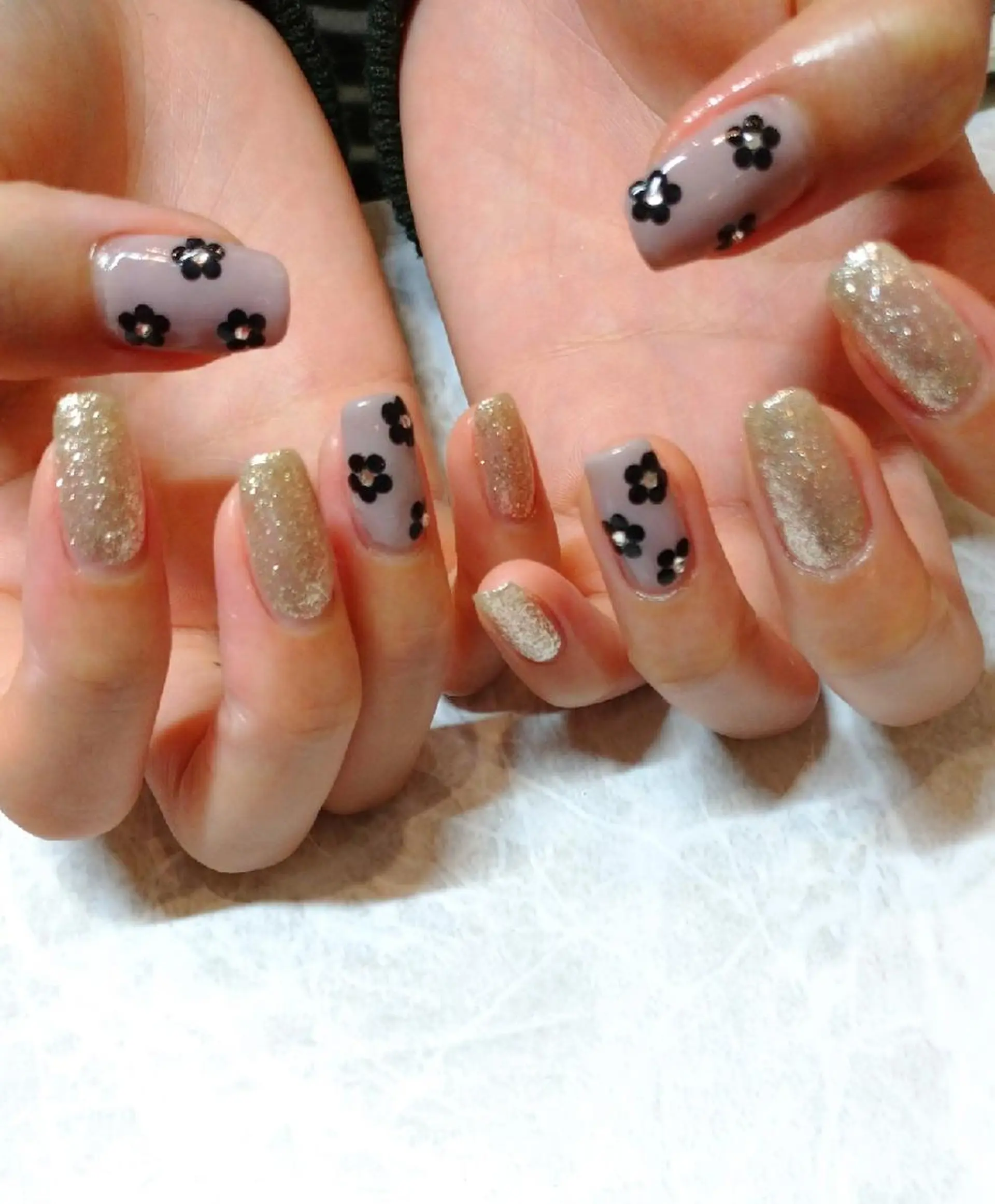 ネイル アートネイル ジェルネイル ホログラムネイル ラメ(グリッター) パラジェル ハンドネイル 會田 瑠衣のネイルデザイン