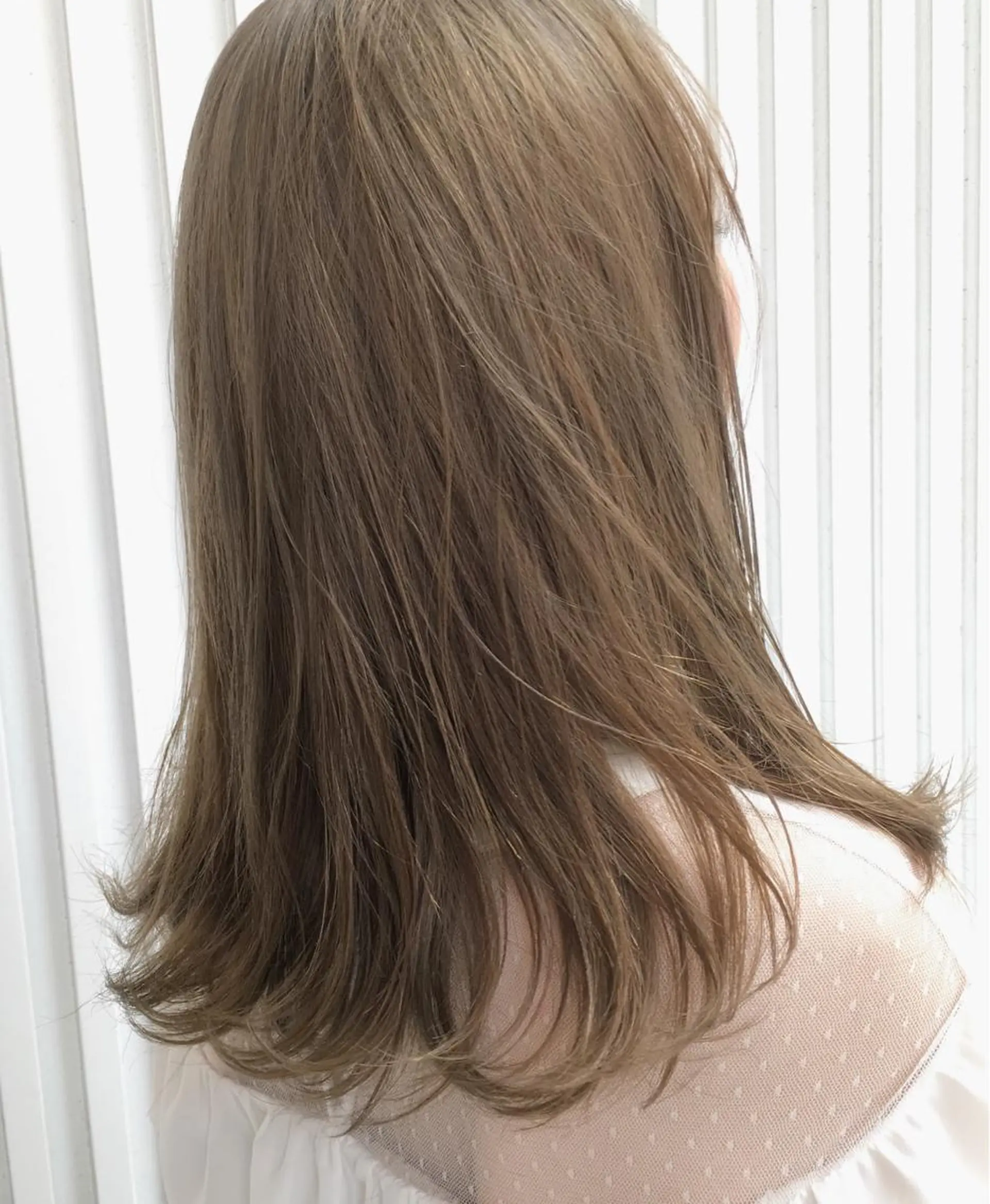 セミロング ハイライト tipi 香椎・千早のヘアスタイル