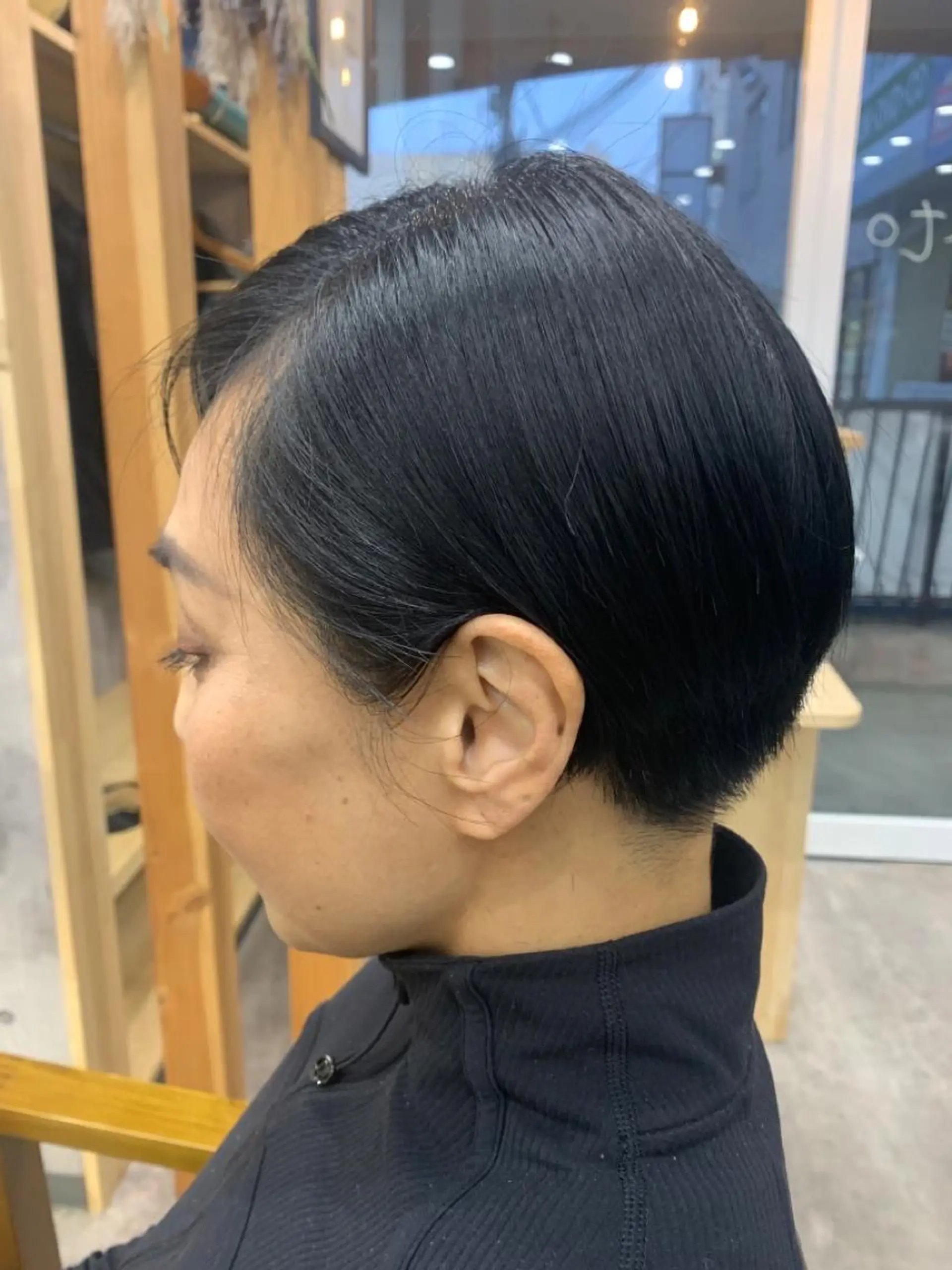 ショート カラー バレイヤージュ 黒髪 ブリーチ ケアブリーチ ダブルカラー カット hair salon mementoのヘアスタイル