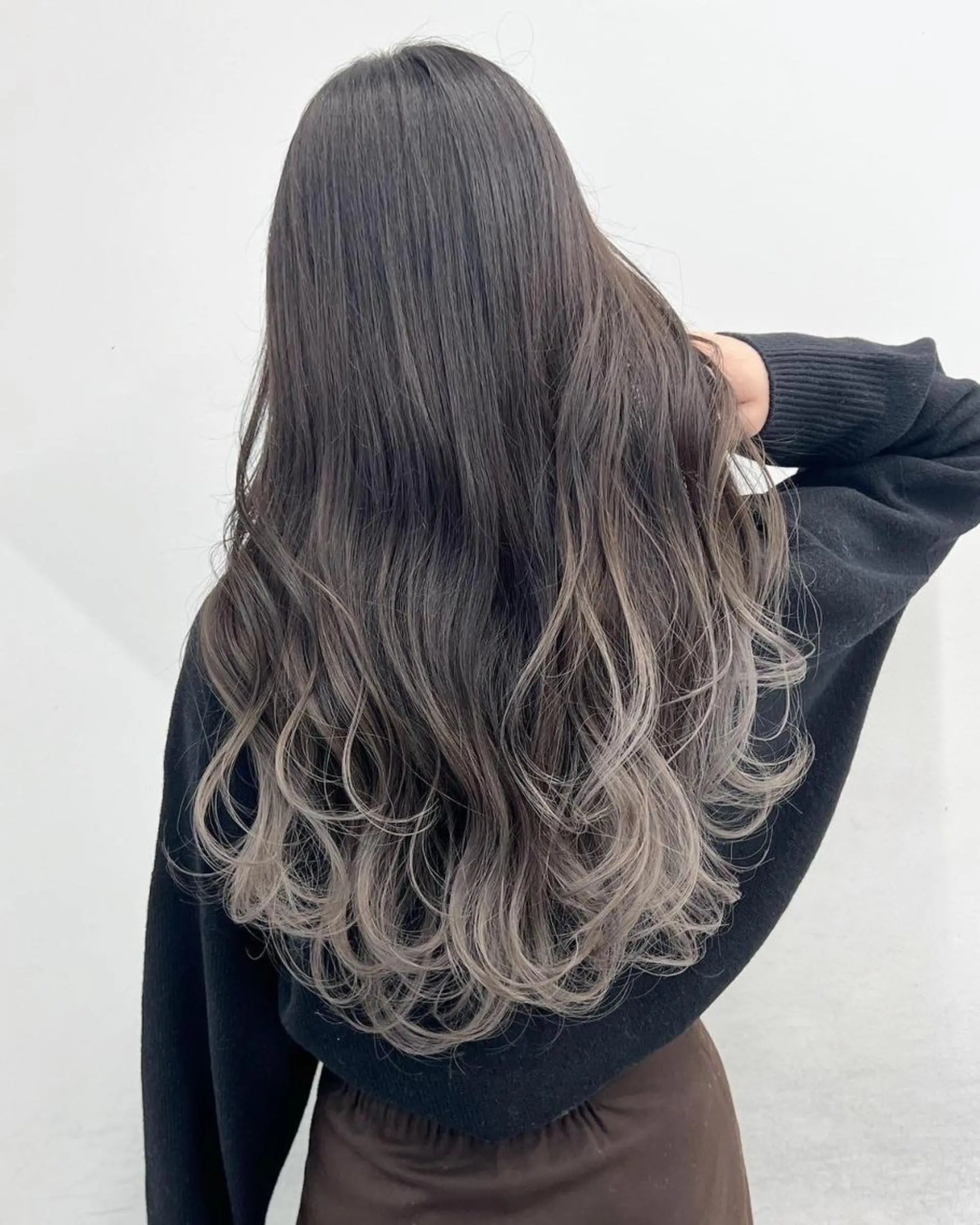 ロング カラー アディクシーカラー アッシュ ブルーカラー ダークアッシュ グレージュ 【公式】amble luxe 中野のヘアスタイル