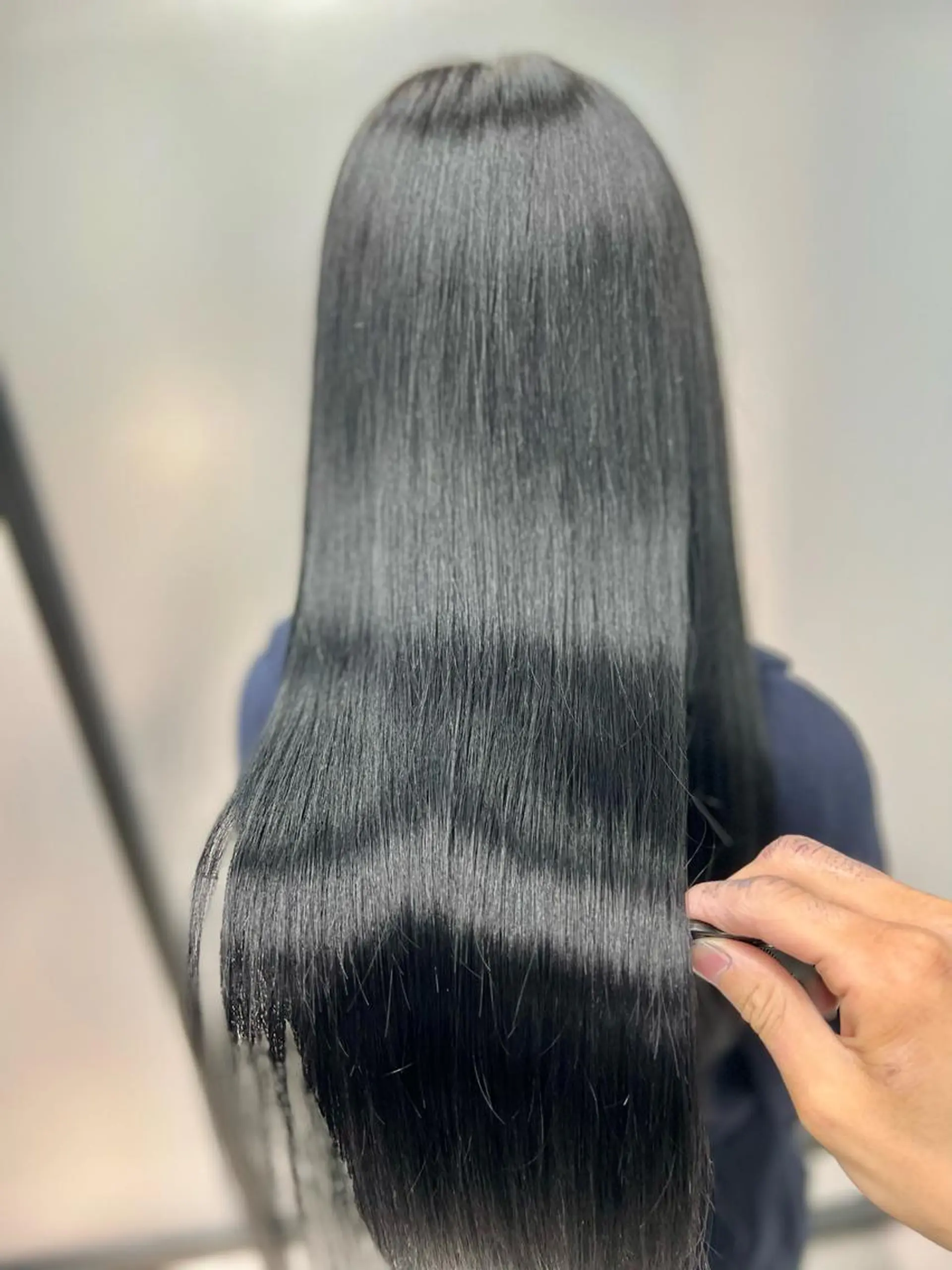 ロング カラー 黒髪 ブルーカラー ブルーブラック ブルージュ 縮毛矯正 縮毛矯正　野口 恵のヘアスタイル