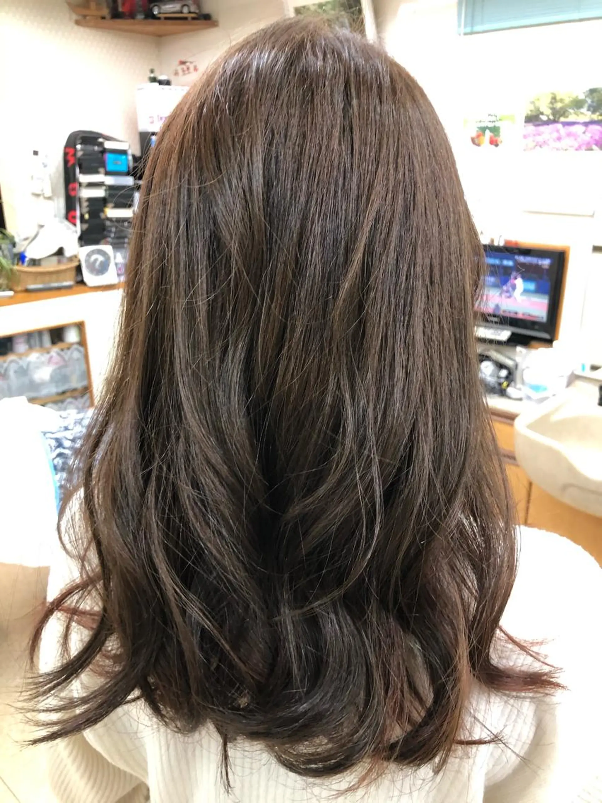 セミロング カラー 石塚 浩のヘアスタイル