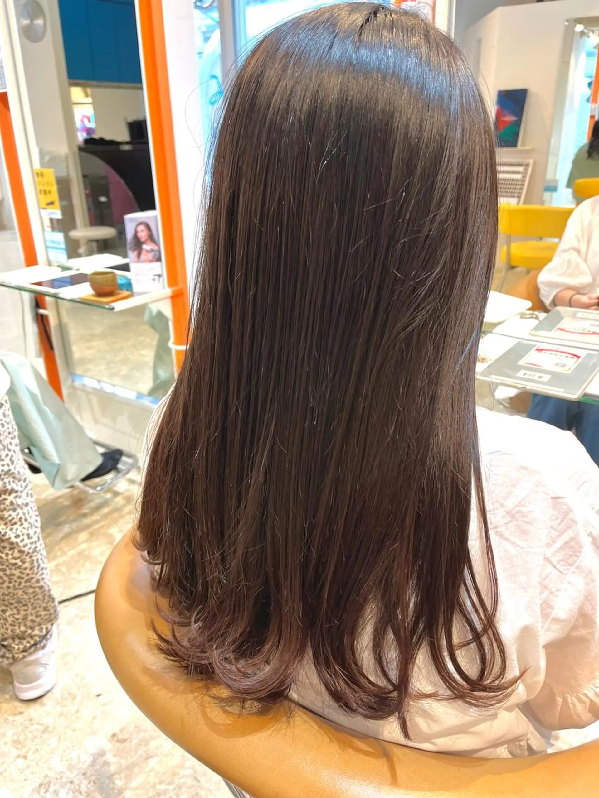 セミロング カット トリートメント うしだ かおるのヘアスタイル