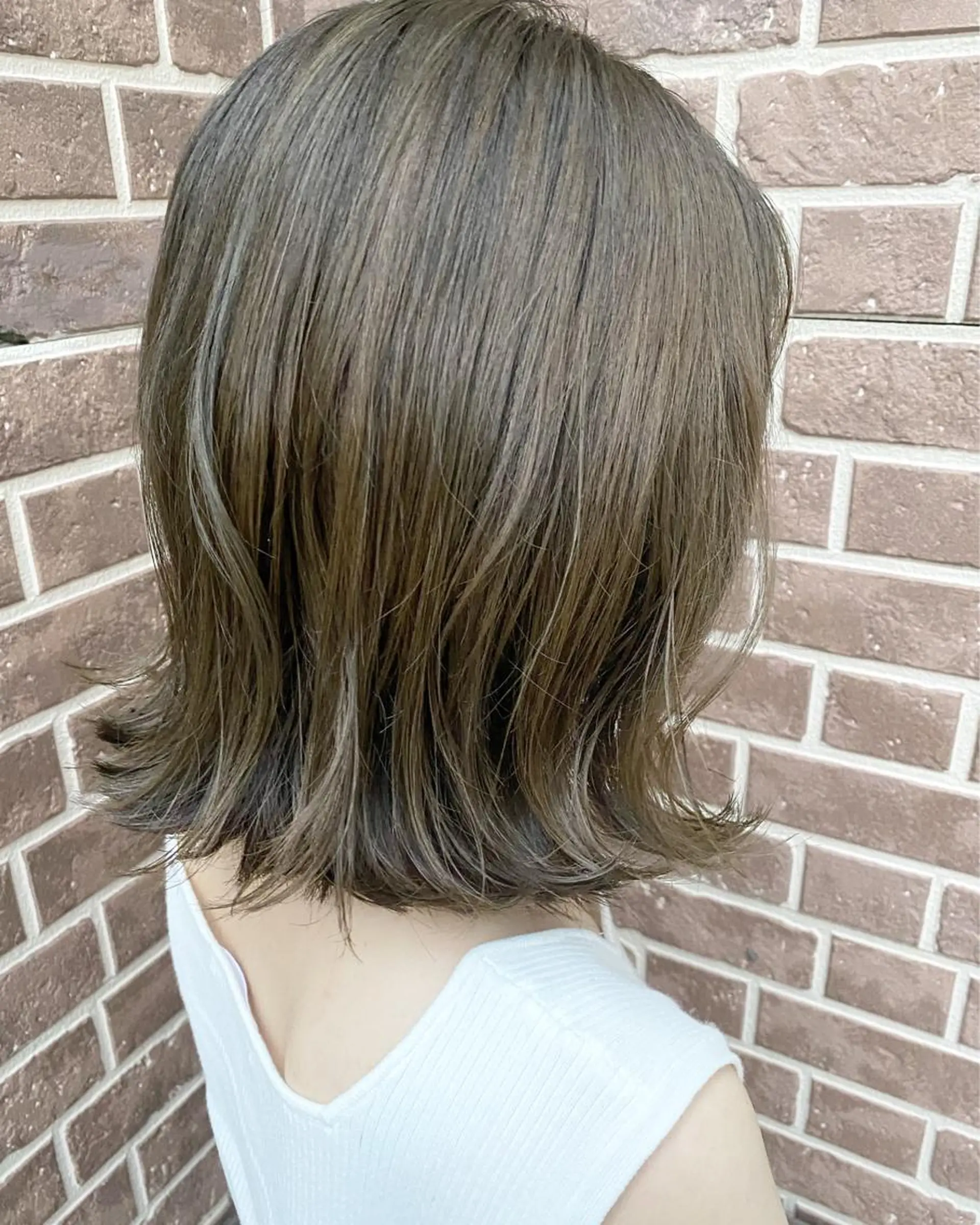 ミディアム カラー ヘアアレンジ ネイル マツエク・マツパ 透明感カラー ハイライトカラー 外国人風カラー ハイライト 外ハネヘア reverie【レヴリー】所属・夜23時まで予約🉑 reverieあきらのヘアスタイル