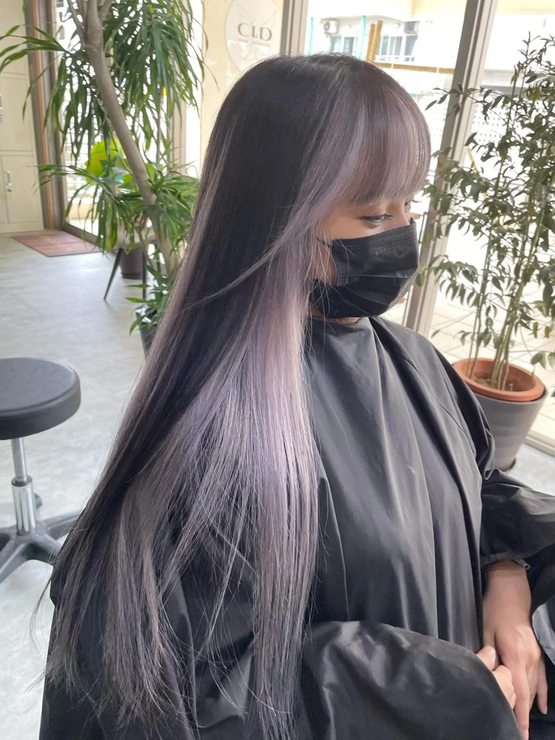 ロング パープルカラー andKおもろまち店 艶ダブルカラー✨のヘアスタイル