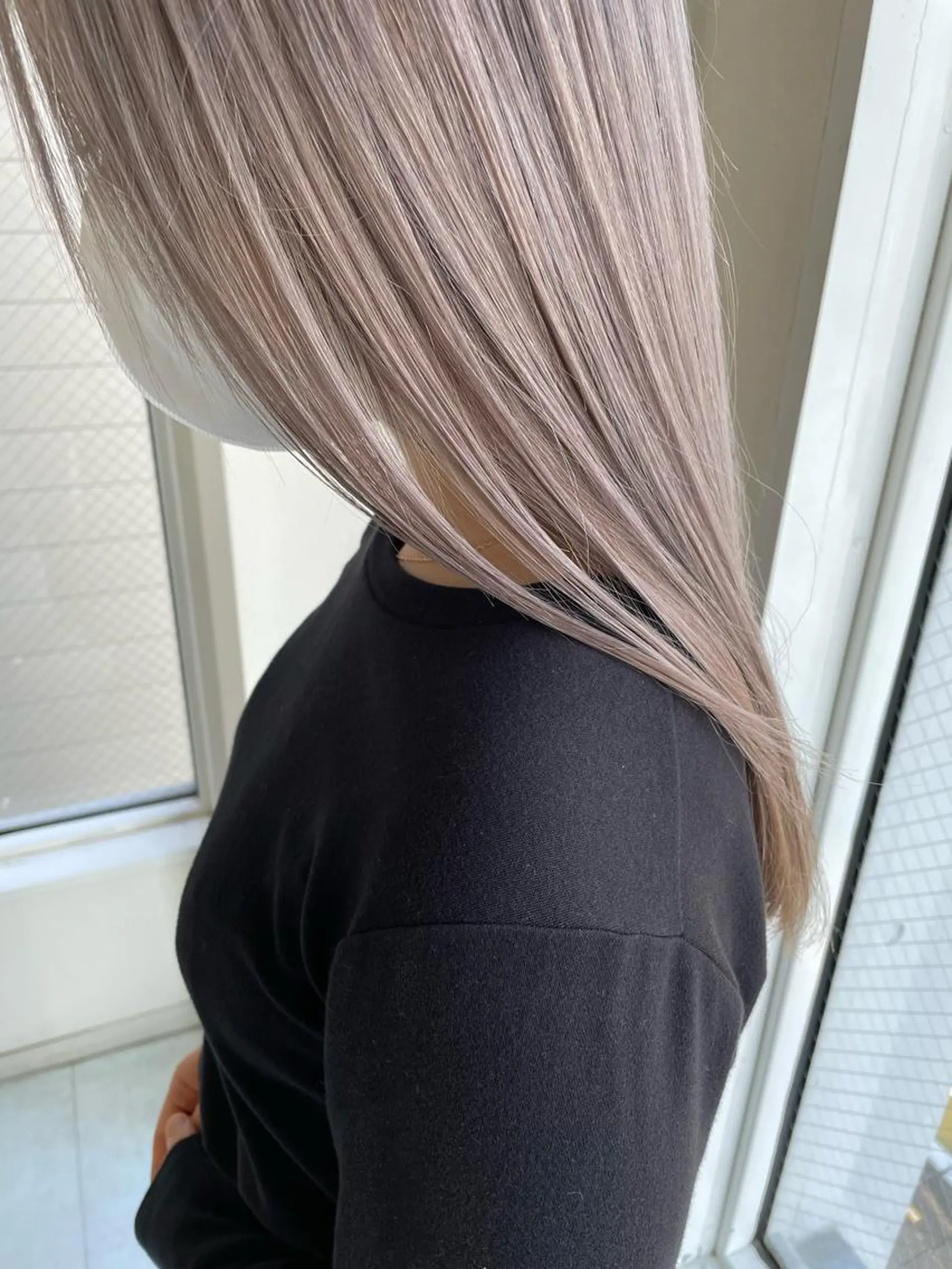 セミロング 金井愛華 【monolith】のヘアスタイル