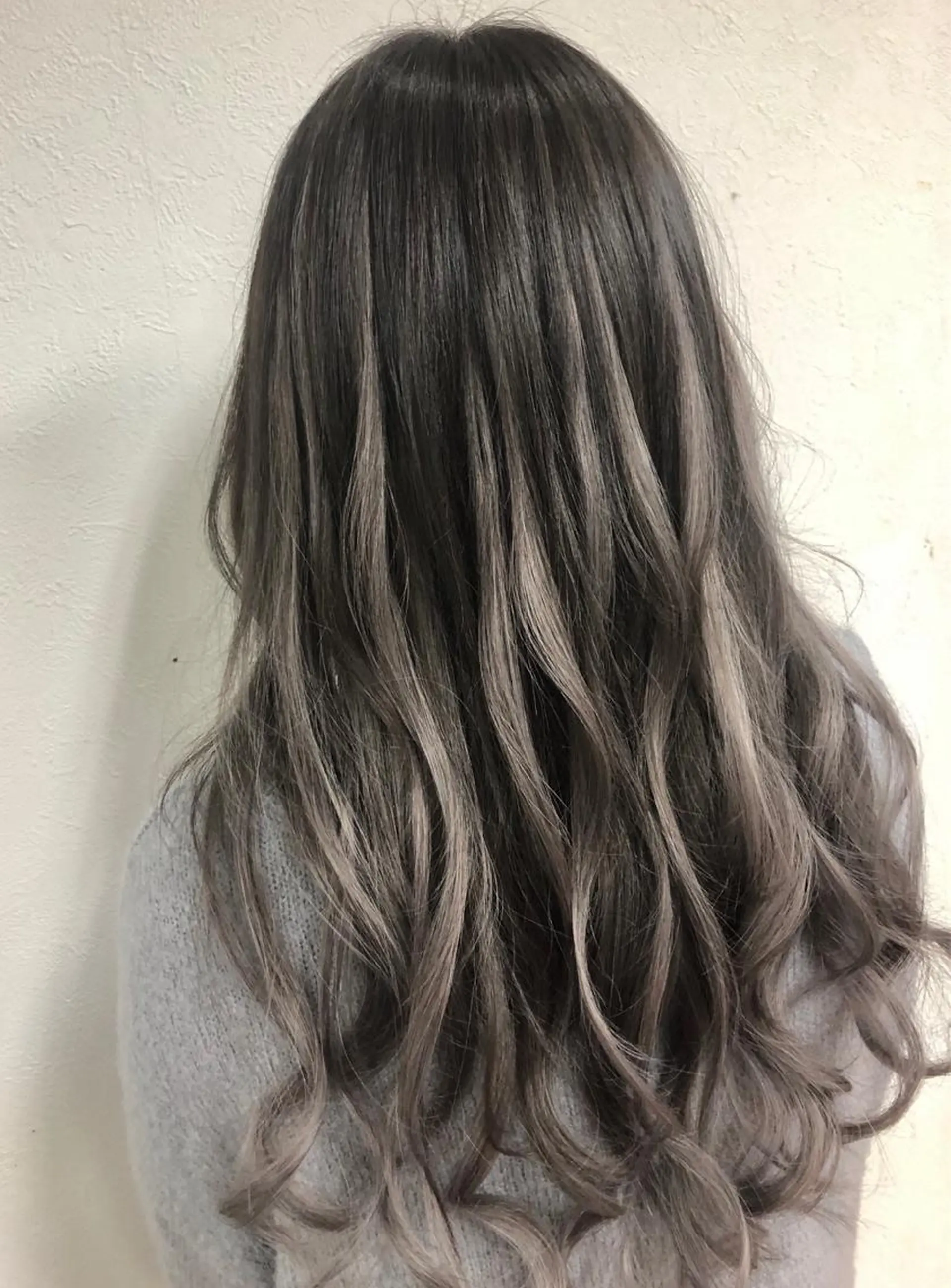 カラー ダブルスキルエクステ /羽エクステ白石宇由のヘアスタイル