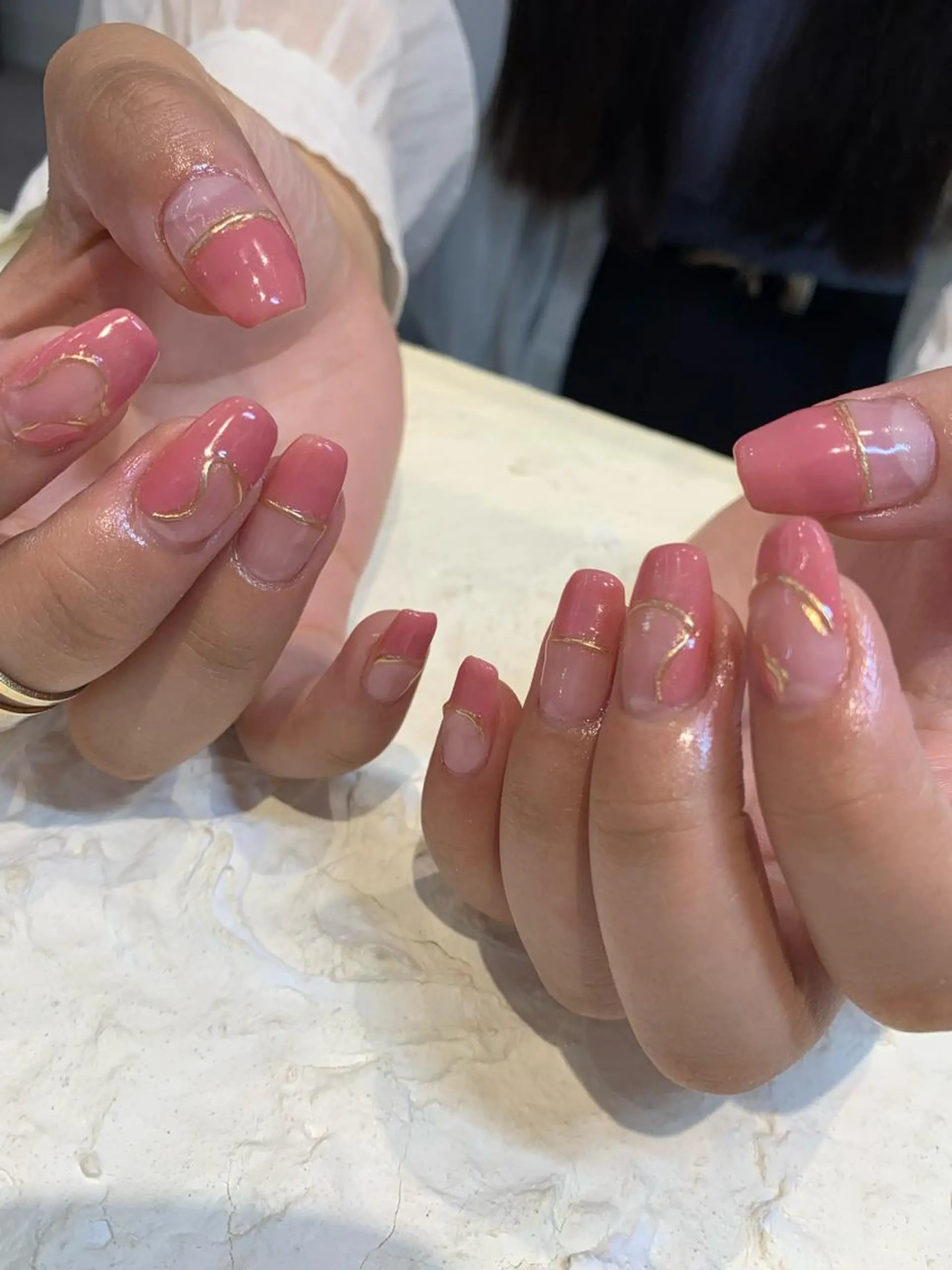 ネイル ピンク マキノ ユイのネイルデザイン