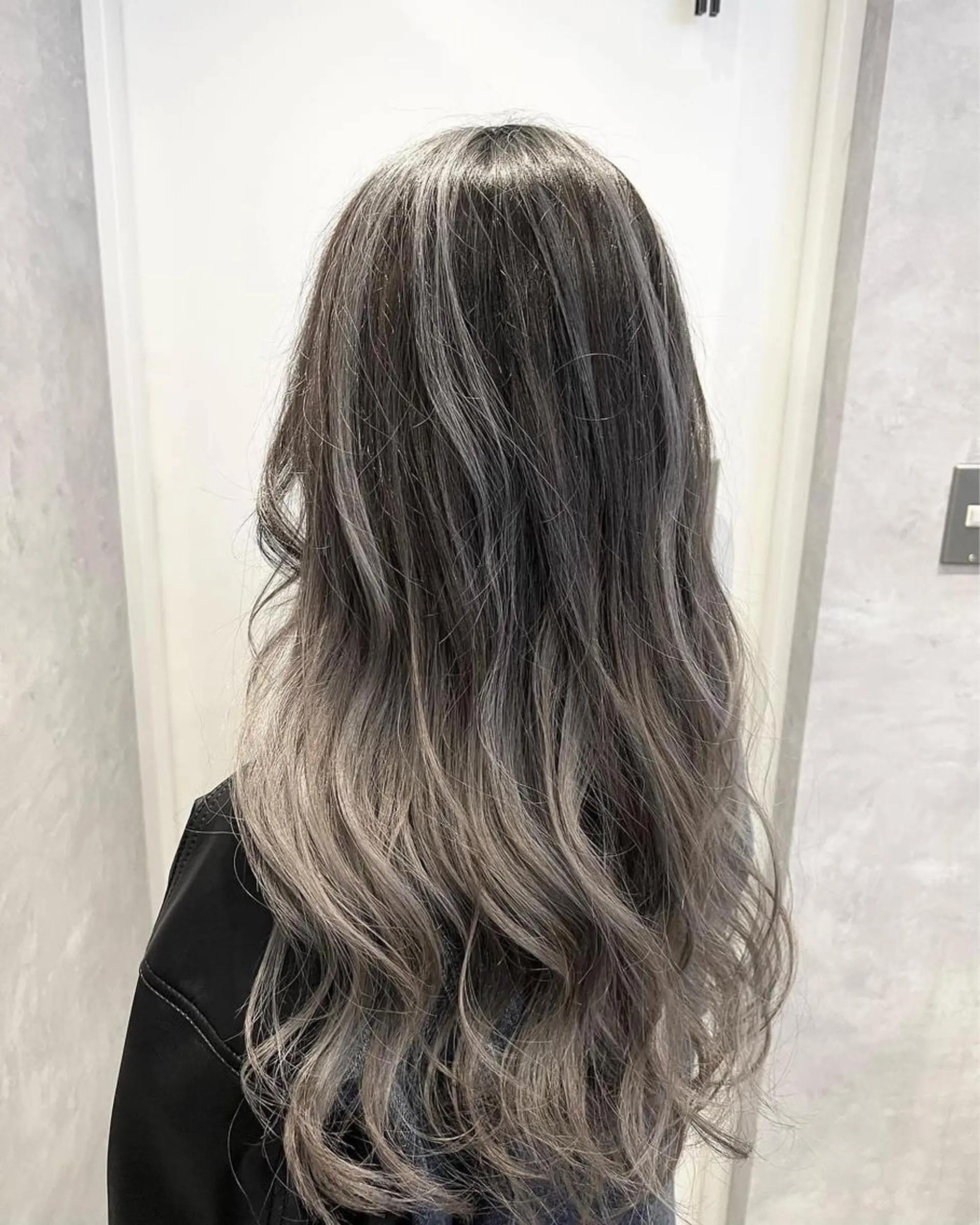 カラー SALOWIN栄 高須大貴のヘアスタイル