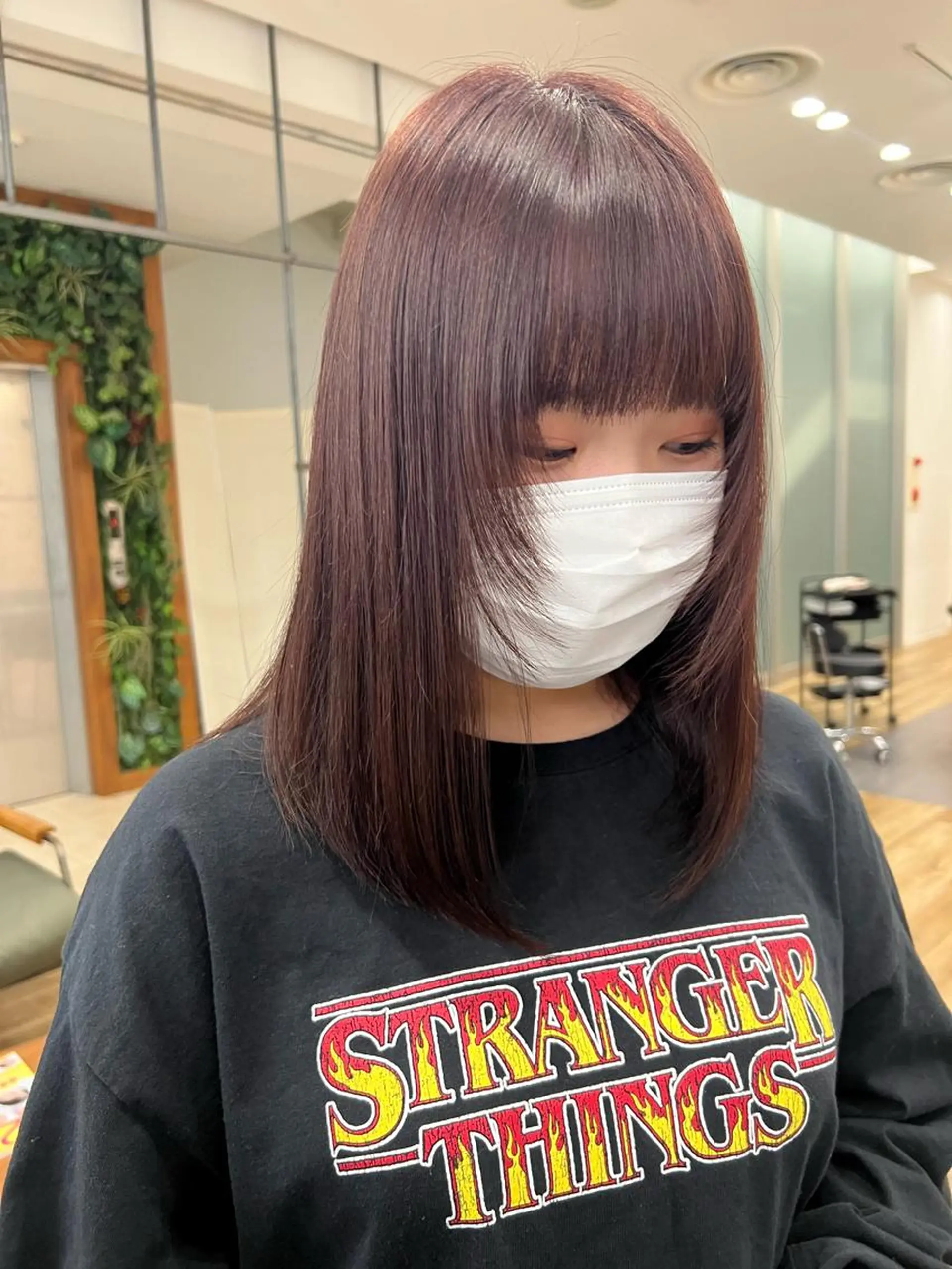 セミロング カラー 顔まわりレイヤー レイヤーカット ワイドバング 小池 楓のヘアスタイル