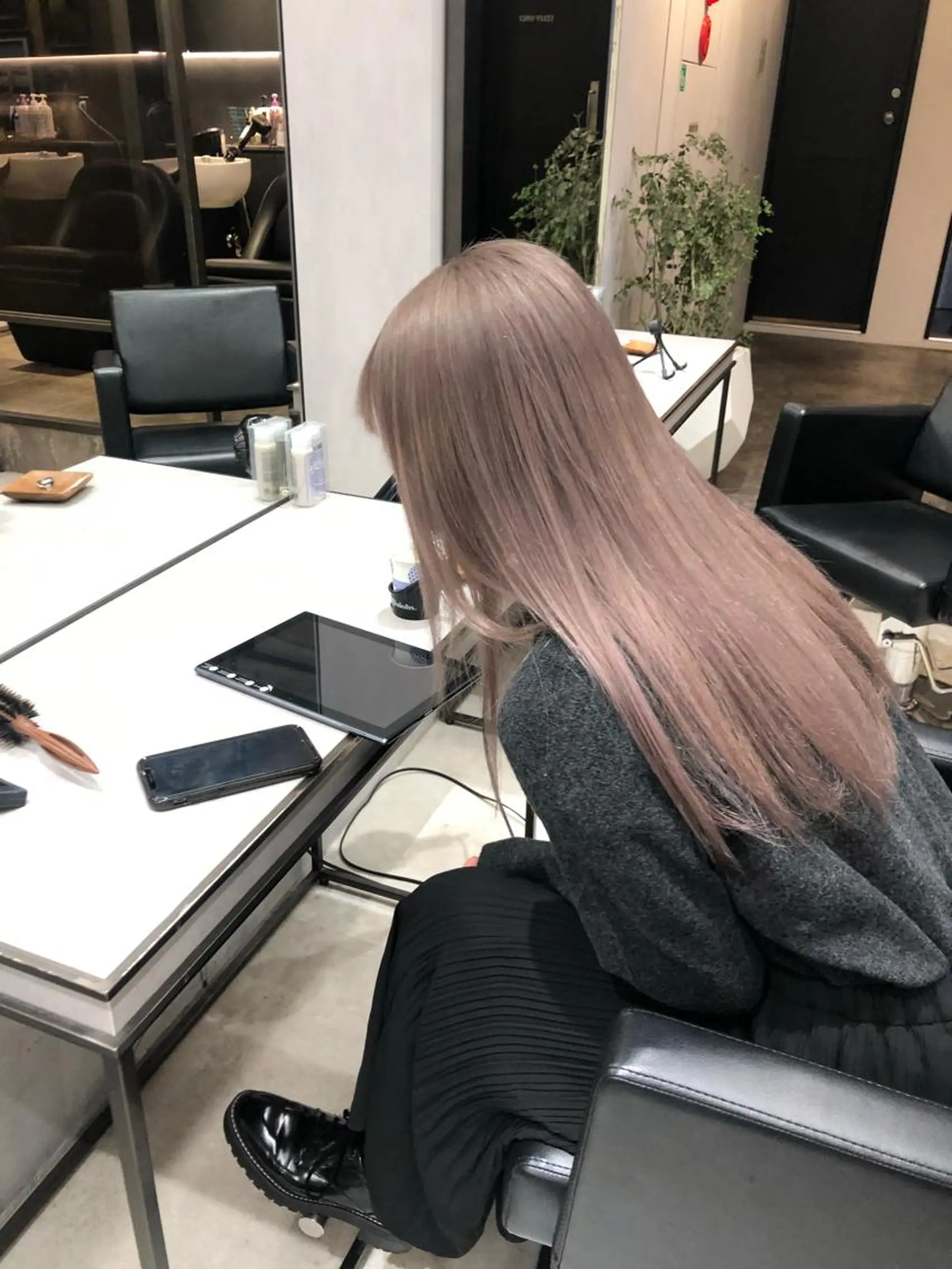 セミロング ヘアカラー 🌸ハイトーン 新田　廉 🌸のヘアスタイル