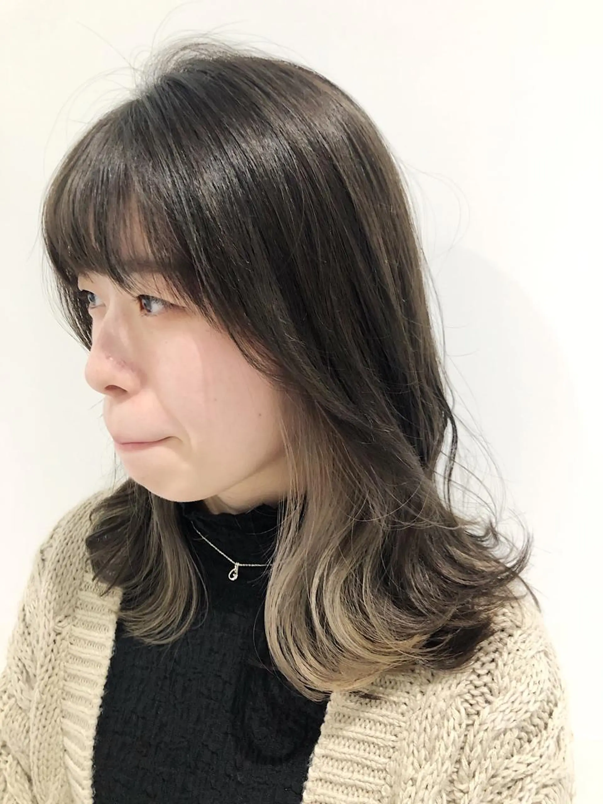 セミロング カラー グレージュ インナーカラー 髪質改善/顔まわり 石原のヘアスタイル