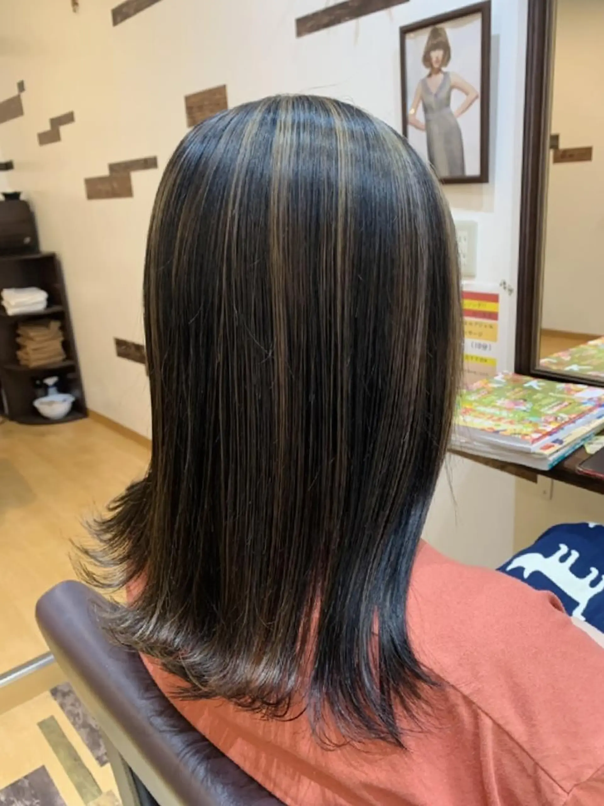 セミロング カラー ブリーチ グレージュ メッシュ ヘアカラー サトウ シューイチのヘアスタイル