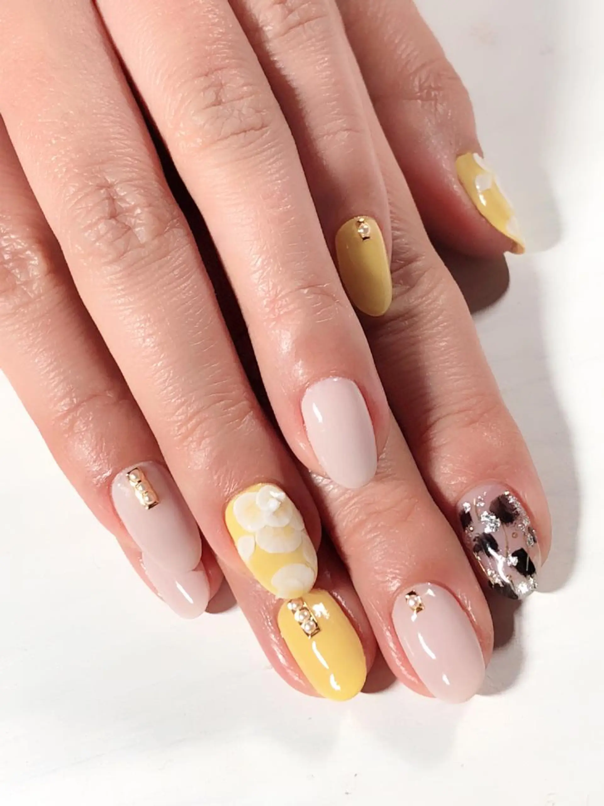 ネイル アートネイル フラワーネイル ハンドネイル atelier la vita所属・lavita. mimuraのネイルデザイン