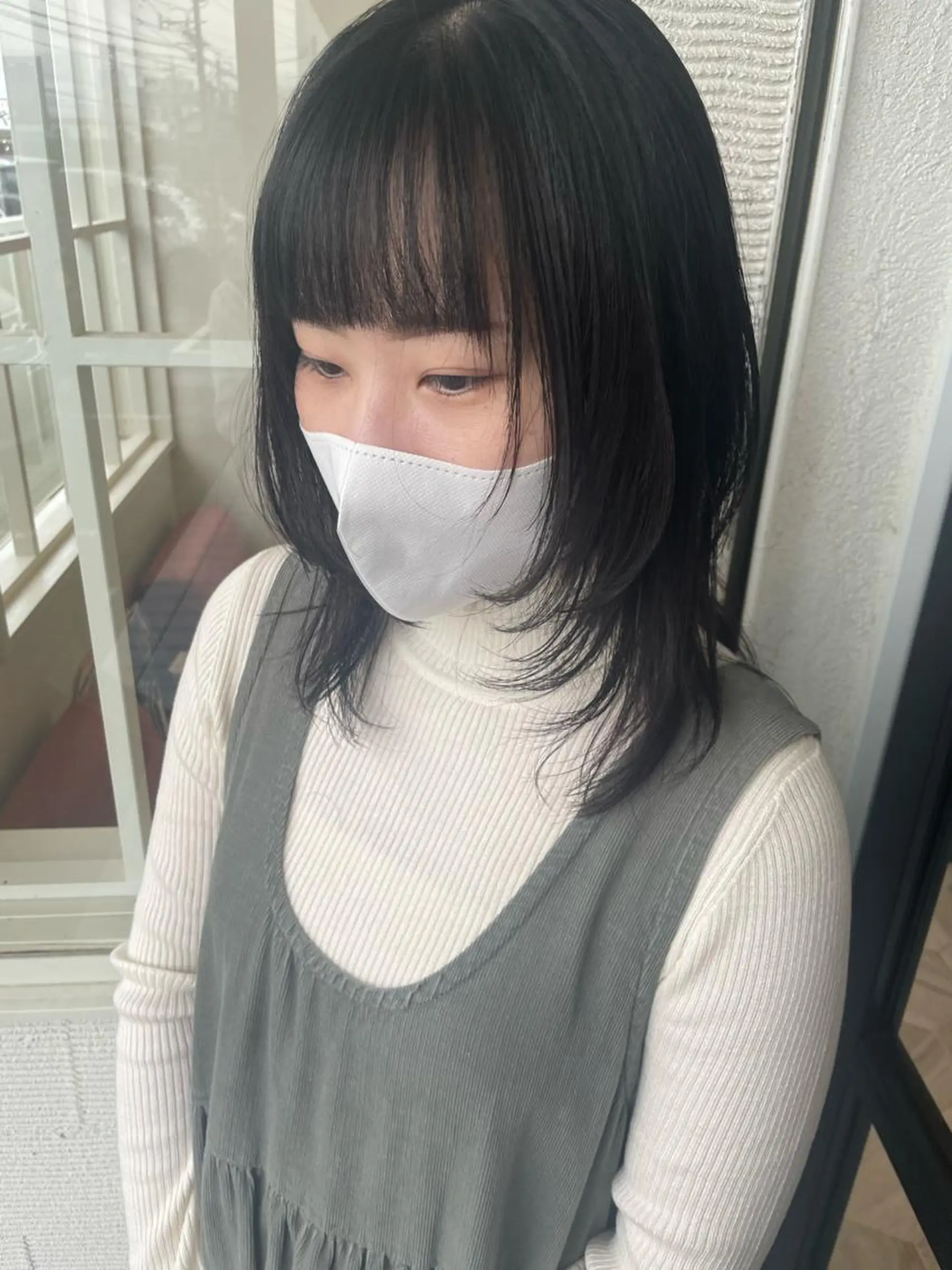 セミロング カラー ウルフカット カット トリートメント 田島 仁美のヘアスタイル