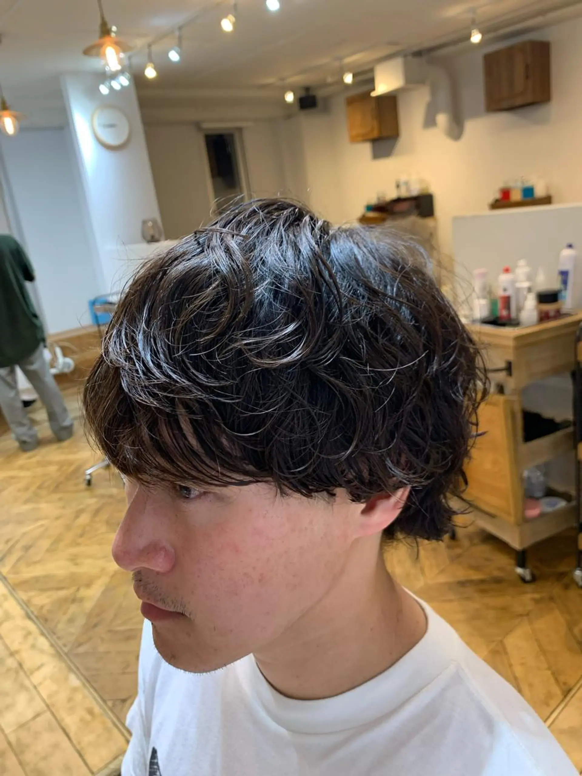 ミディアム パーマ メンズ ミディアムパーマ メンズパーマ メンズウルフカット ウルフカット スパイラルパーマ メンズStylist 山根慧のヘアスタイル