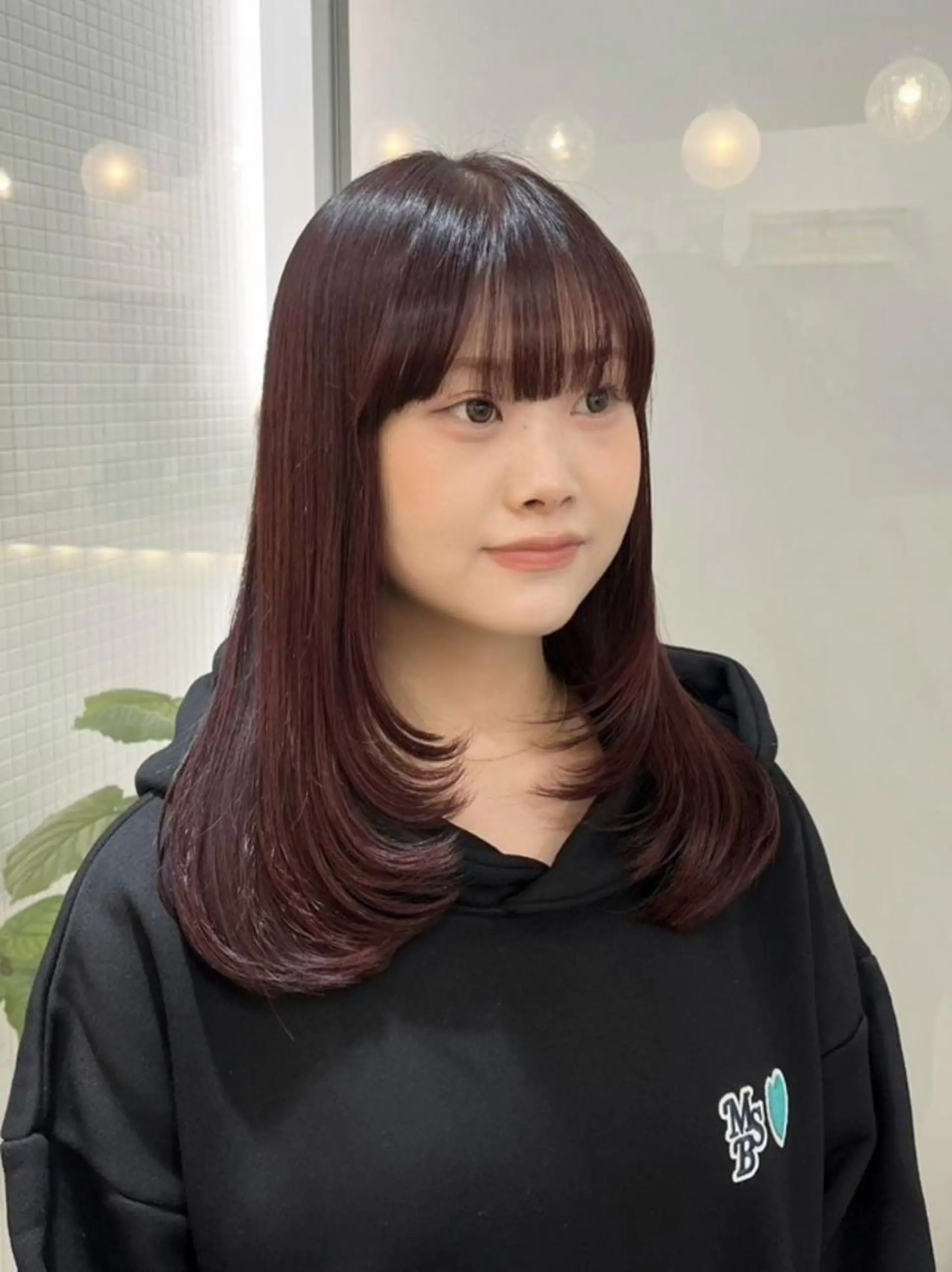 ロング カラー ブリーチ ボルドーカラー ダブルカラー ブリーチなしカラー レイヤーカット Moe モエの眉毛・アイブロウイメージ