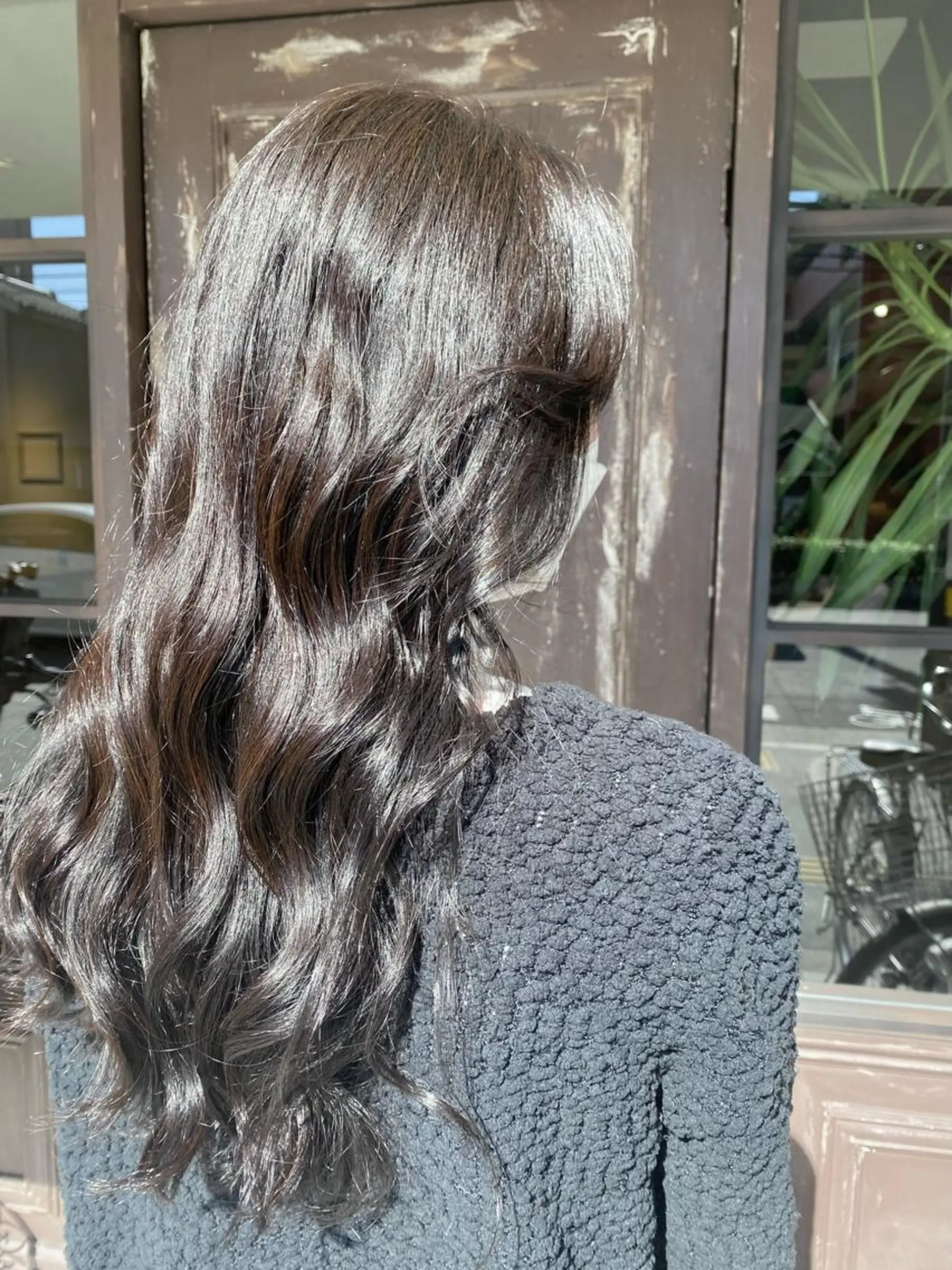 ロング カラー グレージュ 川越 輝梨奈のヘアスタイル