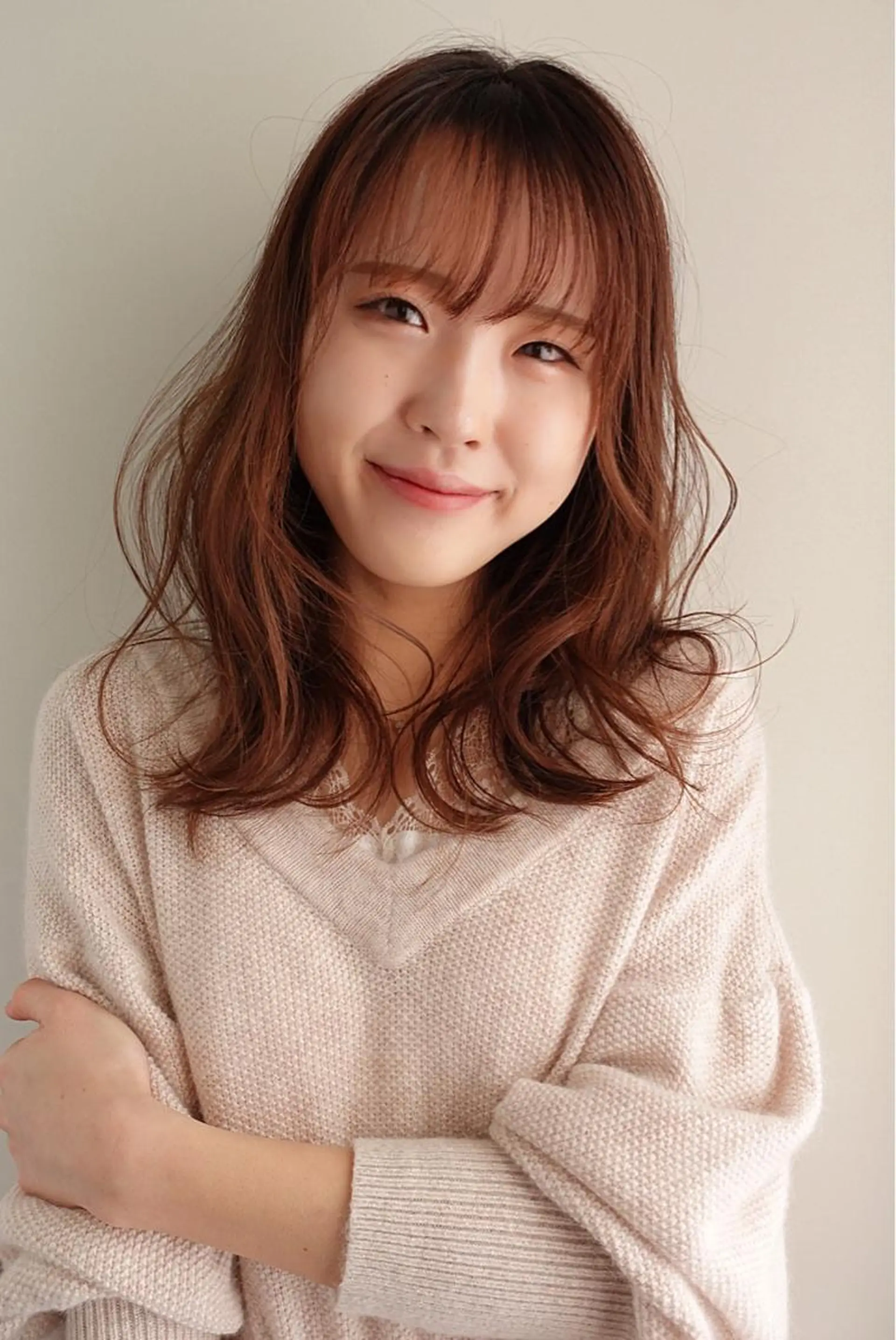 ミディアム カラー バレイヤージュ ベージュカラー グラデーションカラー ハイライトカラー オリーブカラー 京都大人女性ショート 徒歩1分/秋山のヘアスタイル