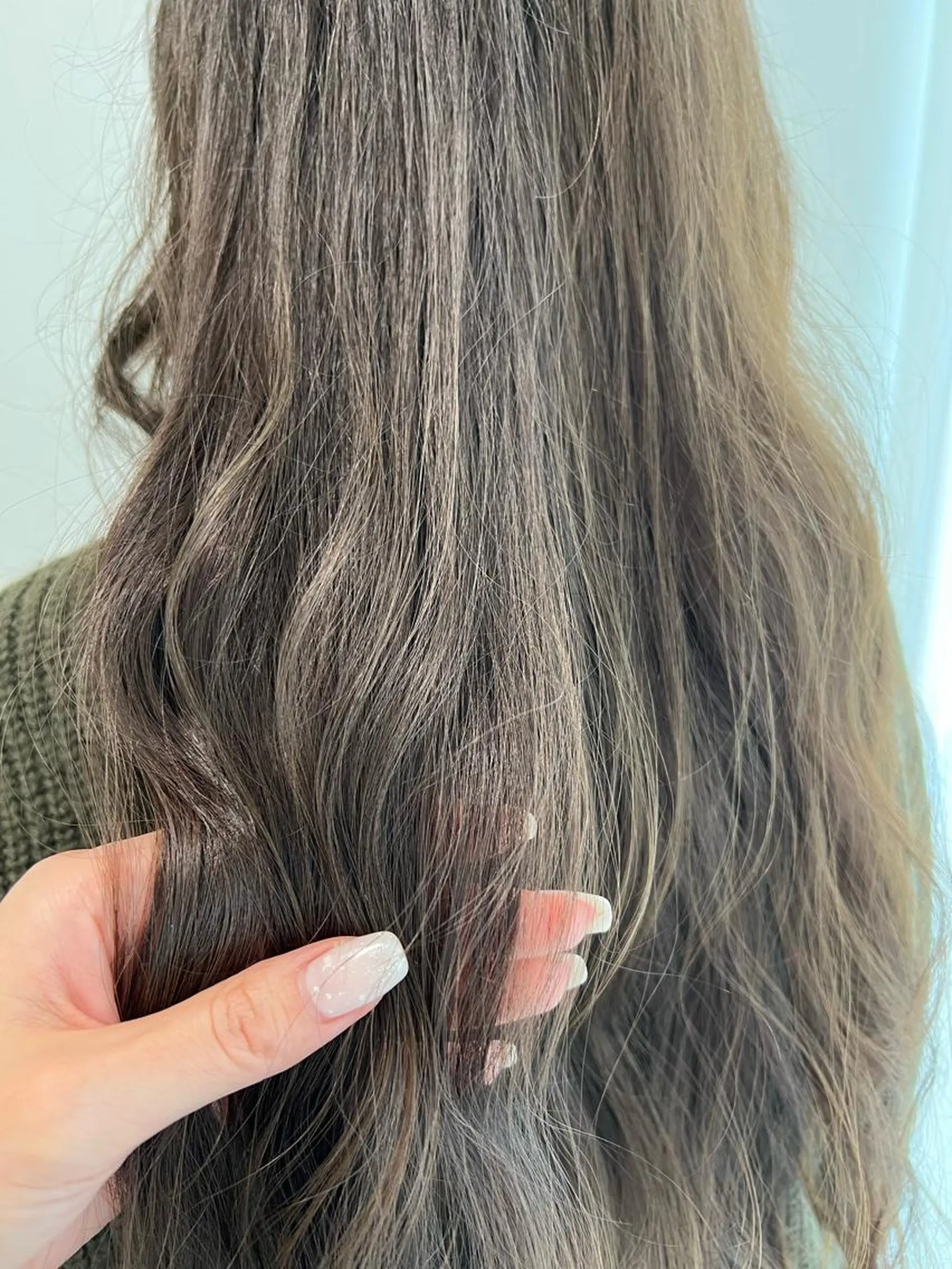 ロング カラー パーマ ヘアアレンジ グレージュ ロング 加藤 綾華のヘアスタイル