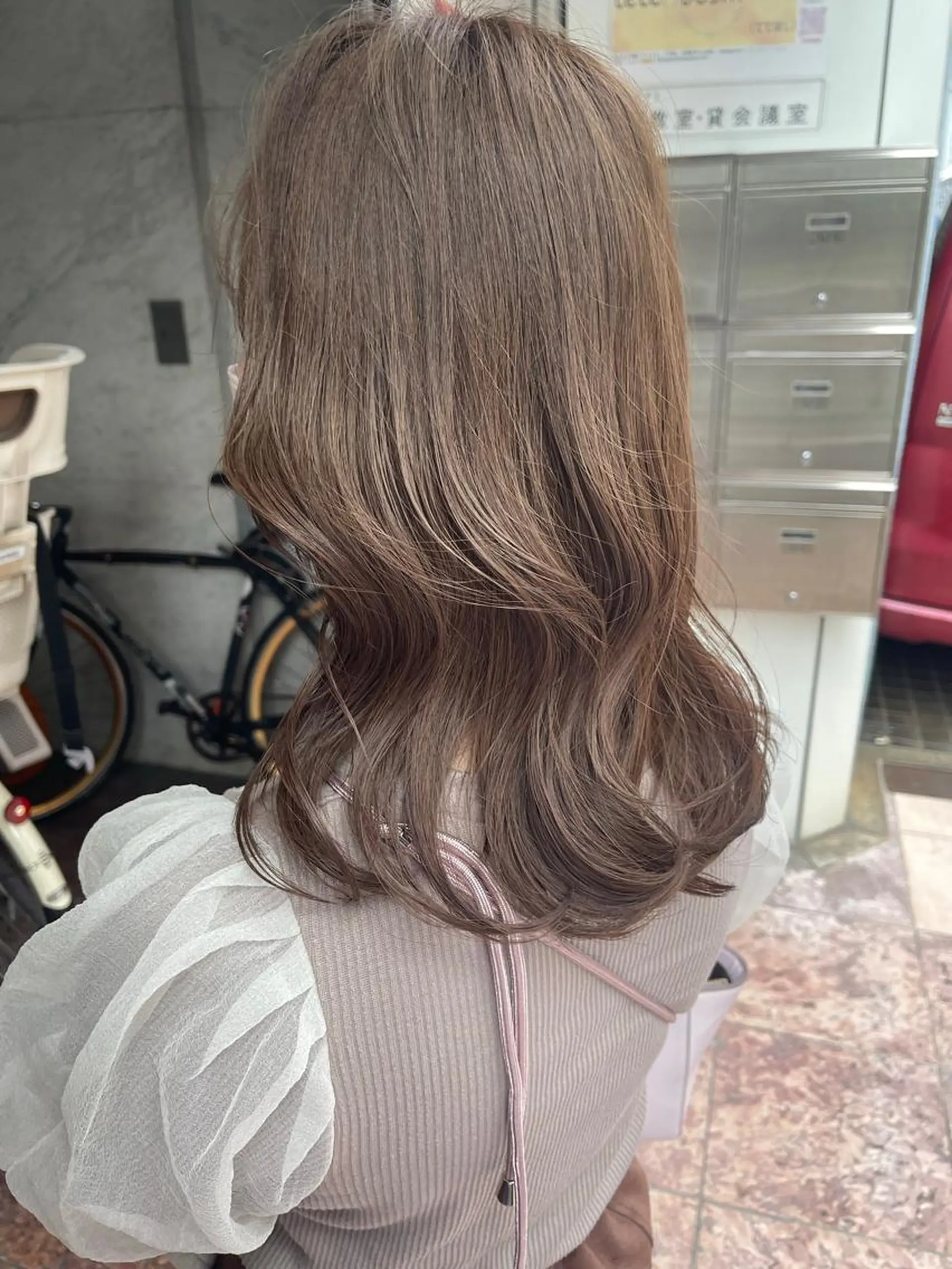 セミロング カラー グレージュ ミルクティーグレージュ カット ヘアセット olino 【オリノ】西田辺のヘアスタイル