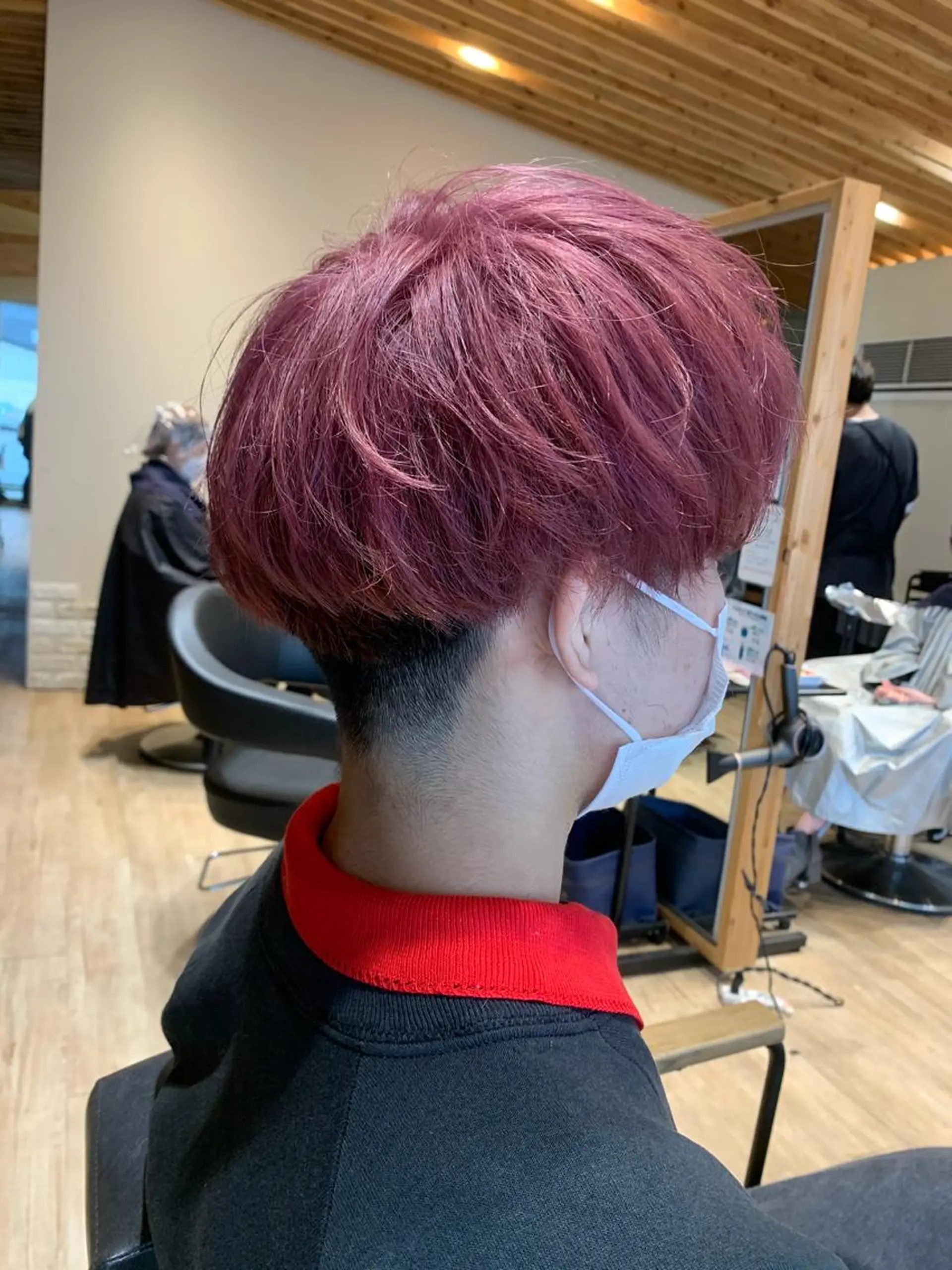 ショート カラー メンズ マッシュ ベージュカラー ピンクカラー ピンクベージュ カット ヘアカラー 大久保 隆蔵のヘアスタイル