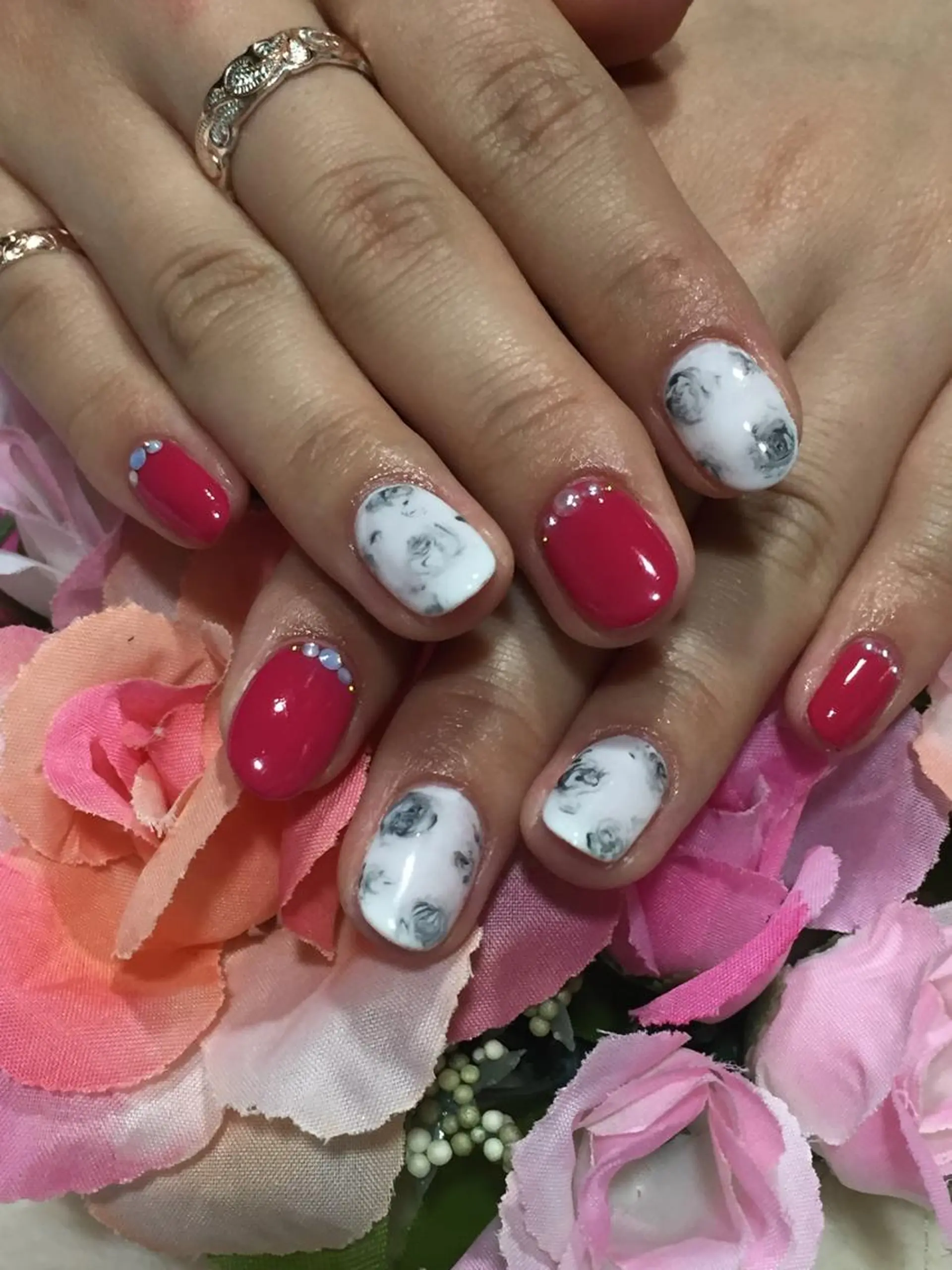 ネイル Sympa 𝓜iwako🐰ᩚのネイルデザイン