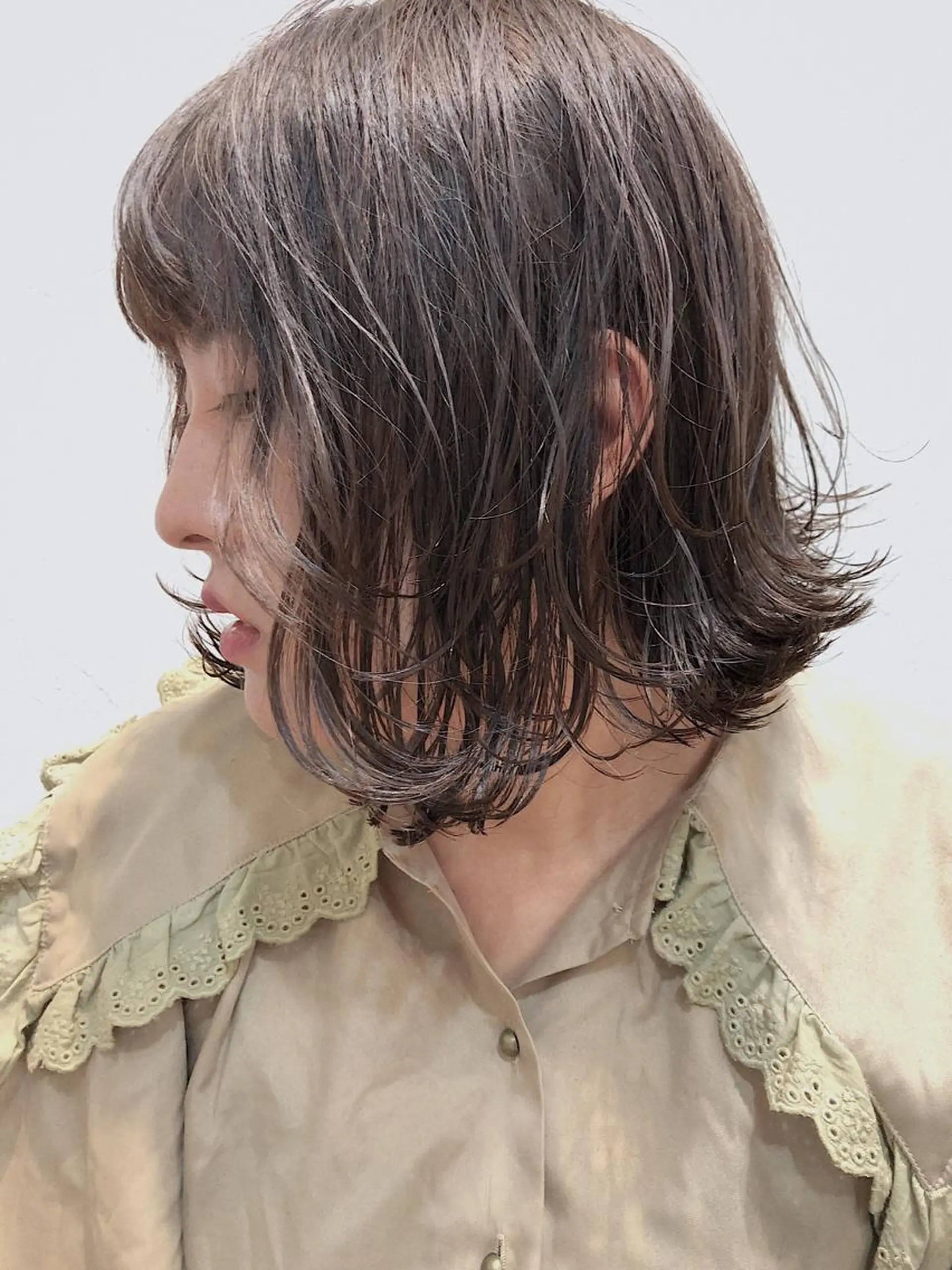 ミディアム カラー ベージュカラー ボブ カット ヘアカラー トリートメント ヘアセット 360°キレイな ショートカットのヘアスタイル