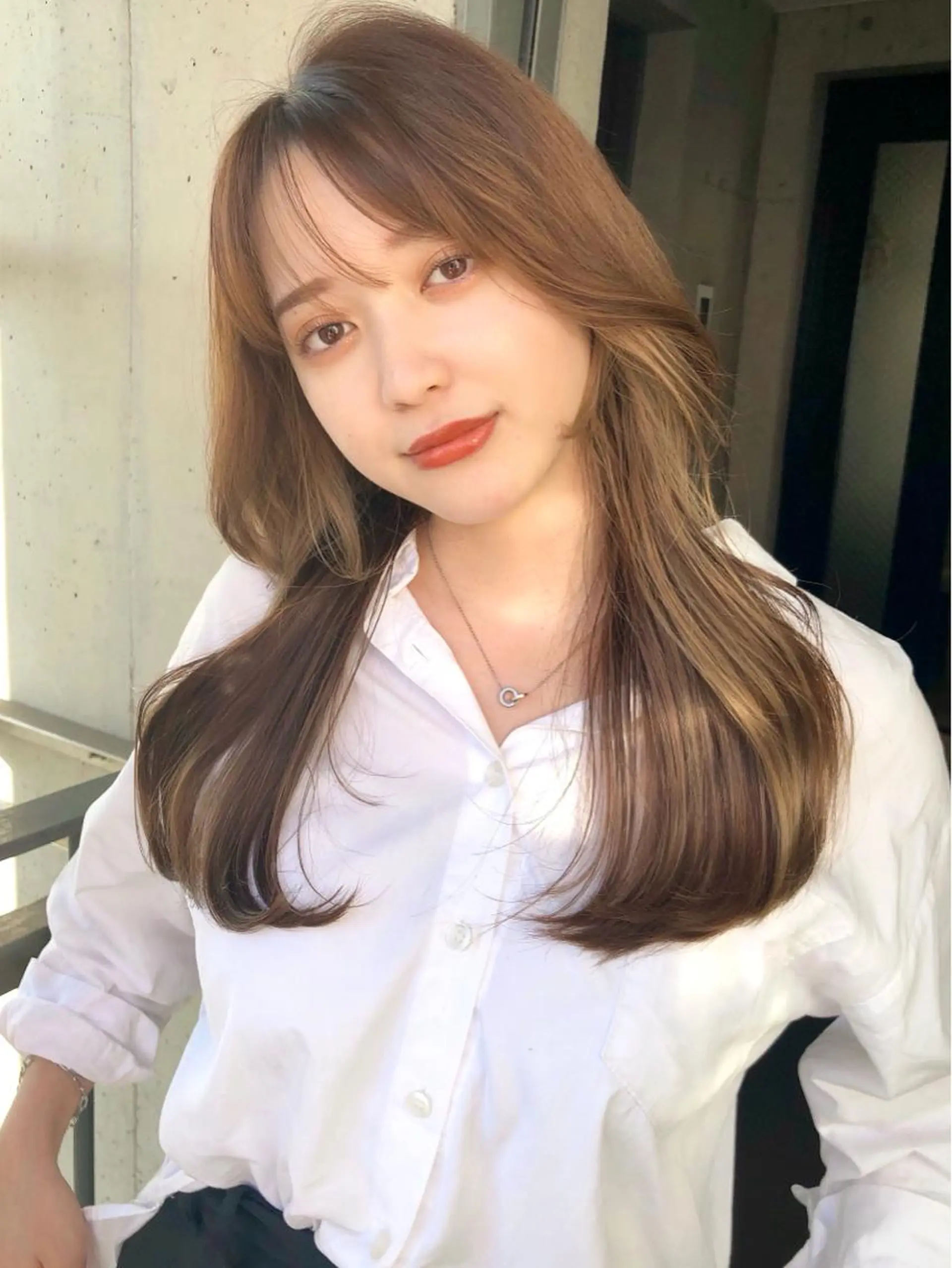 ロング カラー 顔周りカット 韓国風ヘア カット ヘアカラー トリートメント トレンドヘア🌿 chinariのヘアスタイル