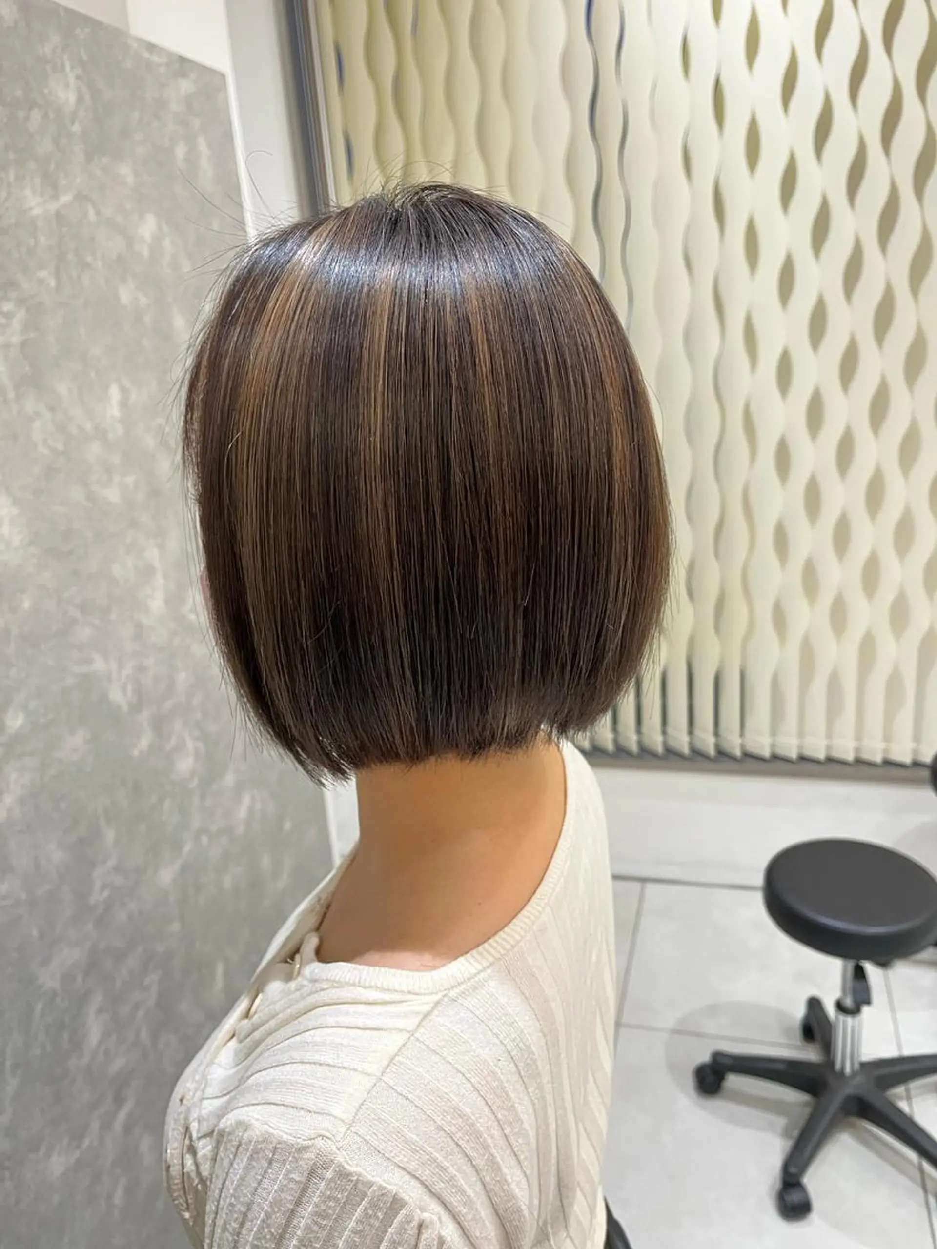 ショート カラー ハイライトカラー ハイライト 吹田 駿 髪質改善縮毛矯正のヘアスタイル