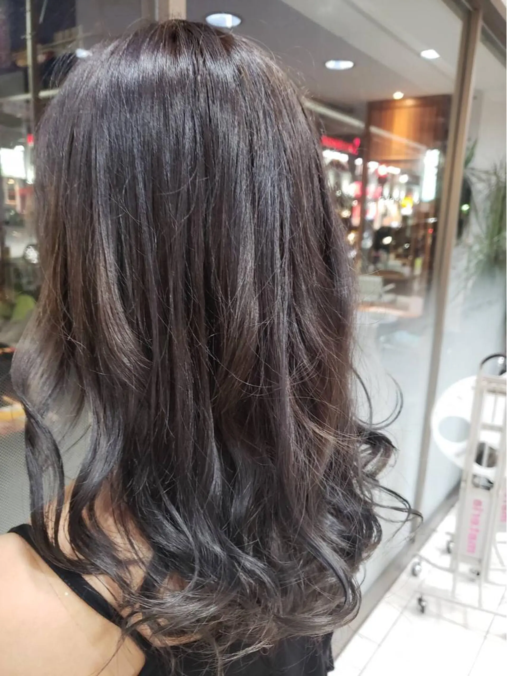 ミディアム カラー カット トリートメント 白髪ぼかしハイライト 柳川拓哉のヘアスタイル