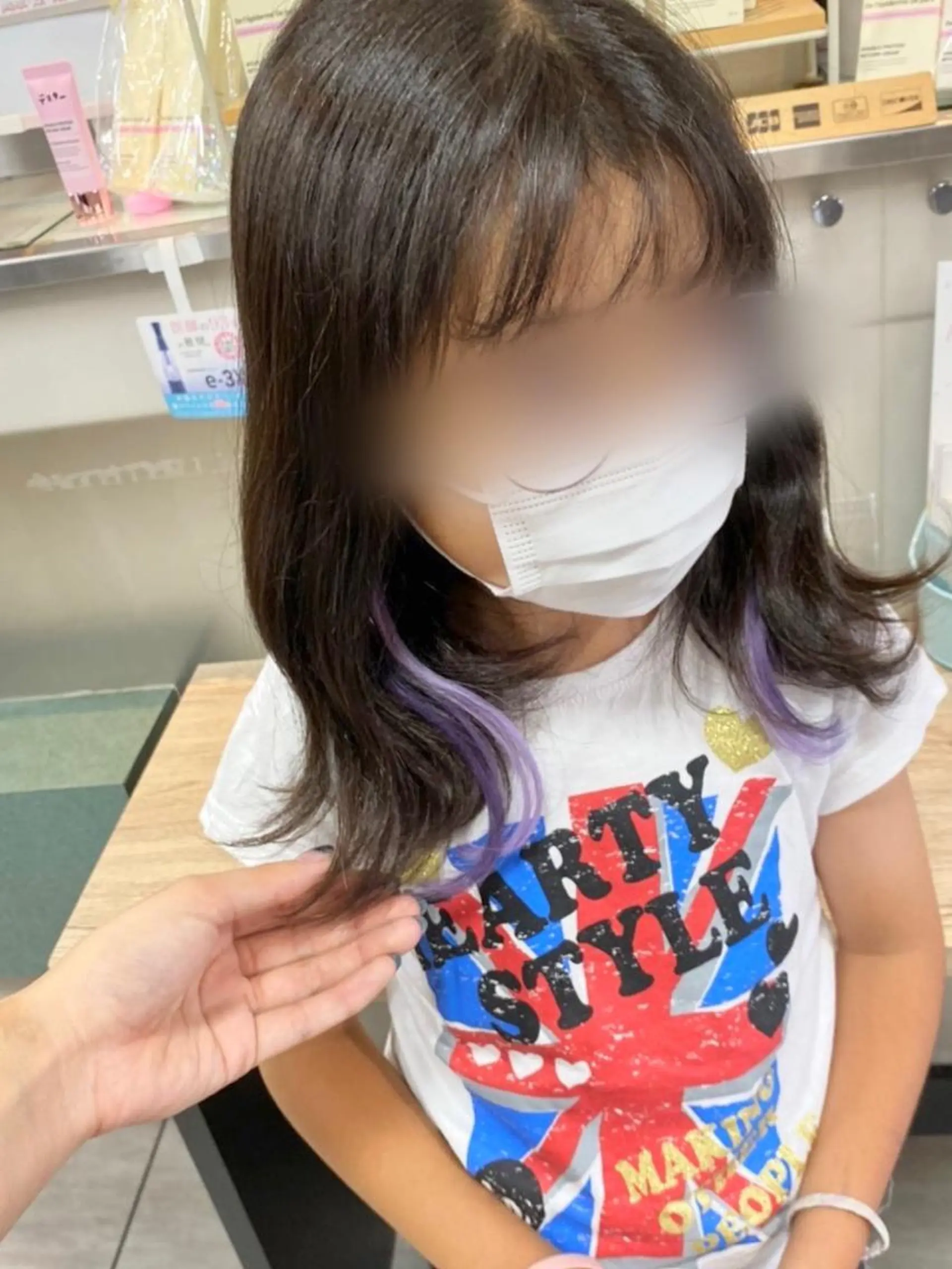 ミディアム カラー ヘアアレンジ キッズ インナー×縮毛矯正 ピンクカラー澤井里菜のヘアスタイル