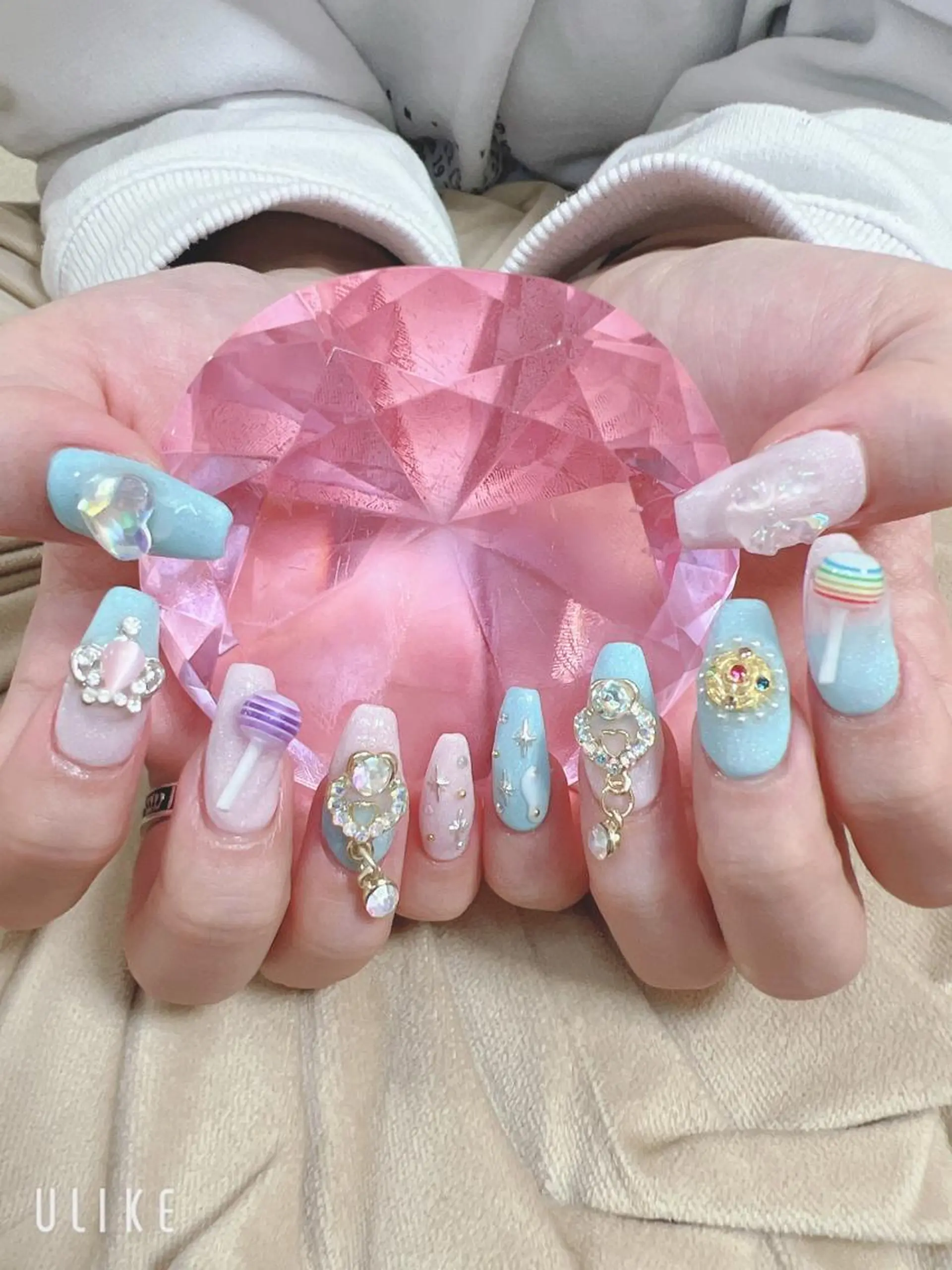 ネイル ジェルネイル Toujours所属・山崎 美姫のネイルデザイン