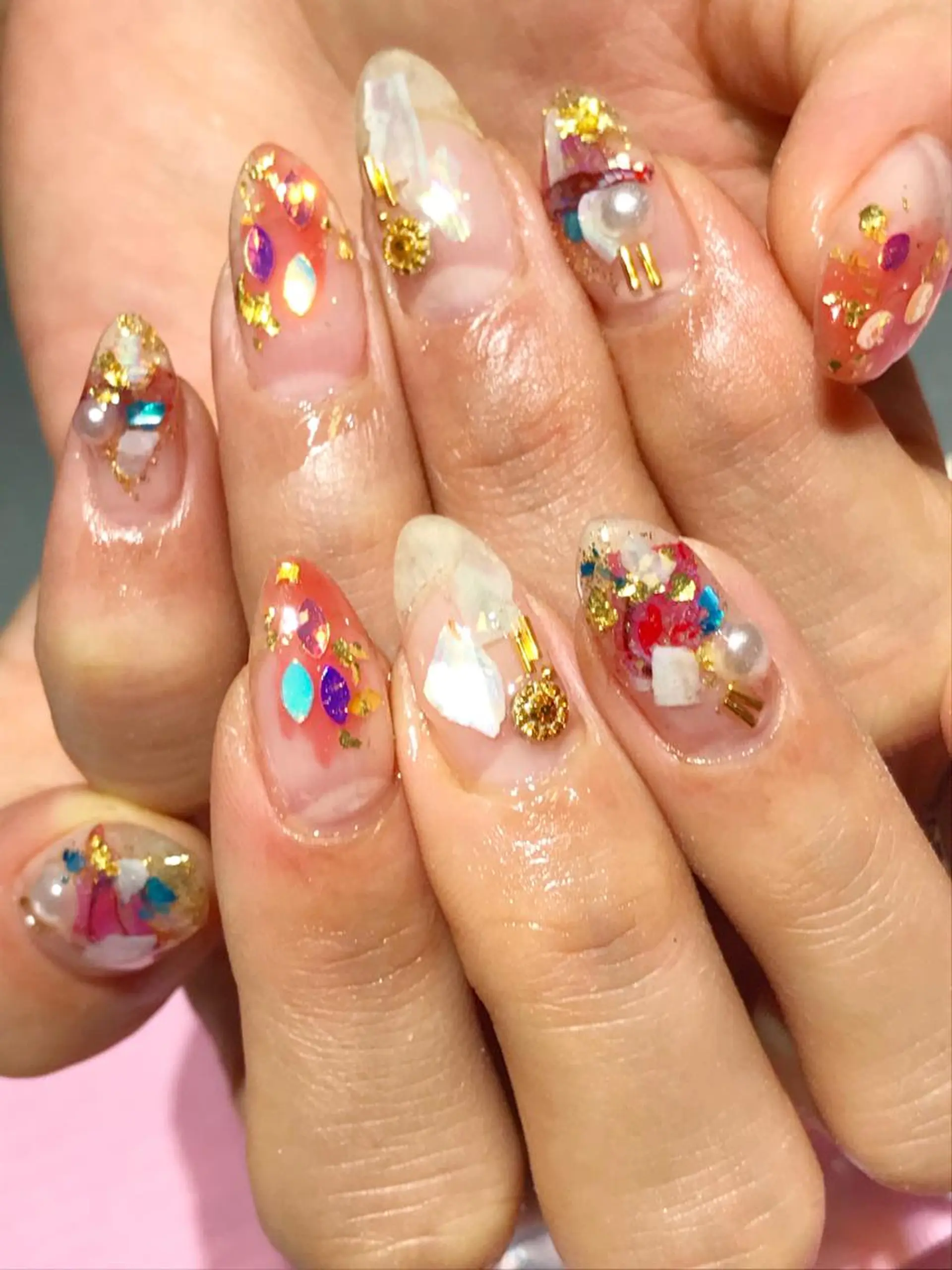 ネイル 持ち込み ストーンネイル YUN 💅のネイルデザイン