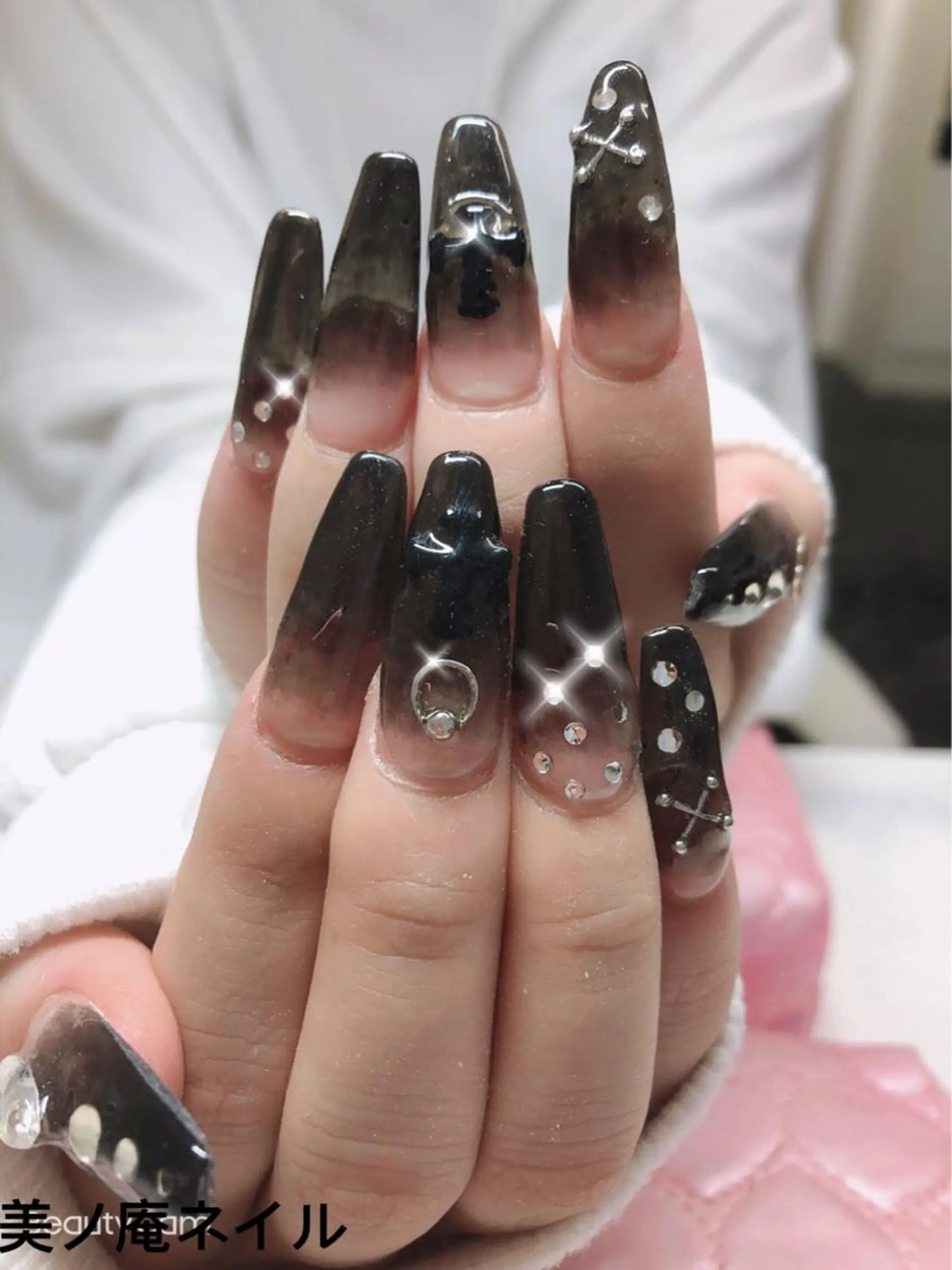 ネイル ハンドネイル ハンドケア 美ノ庵ネイルサロン メトロポリタン前店のネイルデザイン