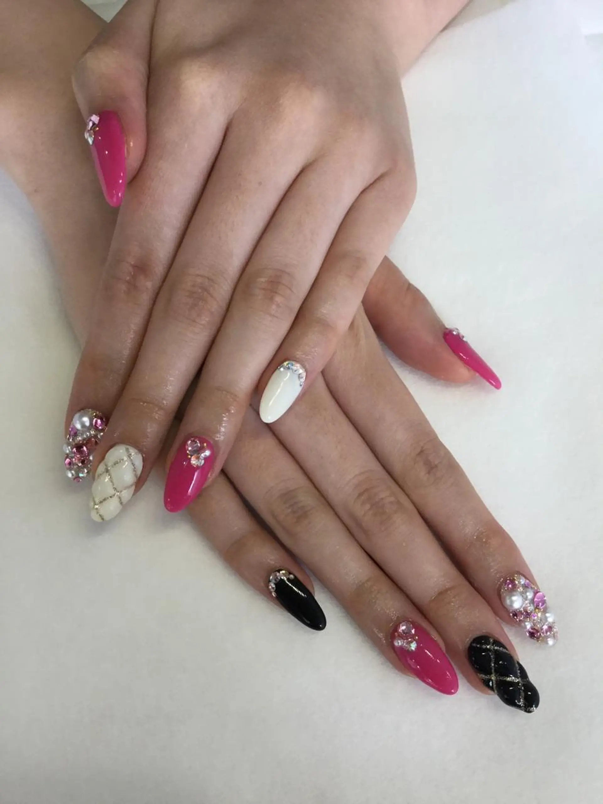 ネイル ハンドネイル 💎🐰 saki. m 🐰💎のネイルデザイン