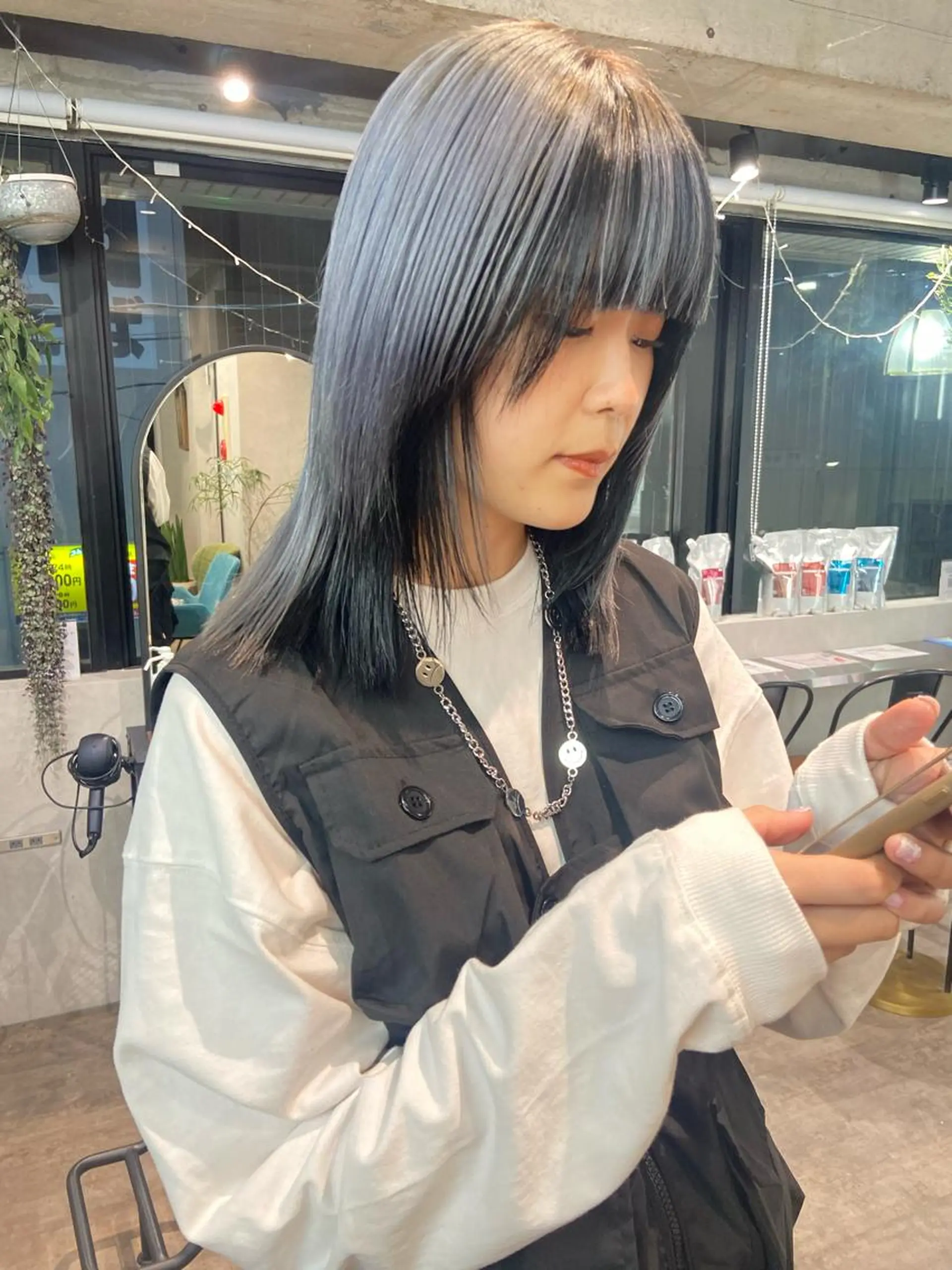 ミディアム カラー アッシュ アッシュグレー ヘアカラー ヘアセット🎀パーマ Tsubasaのヘアスタイル