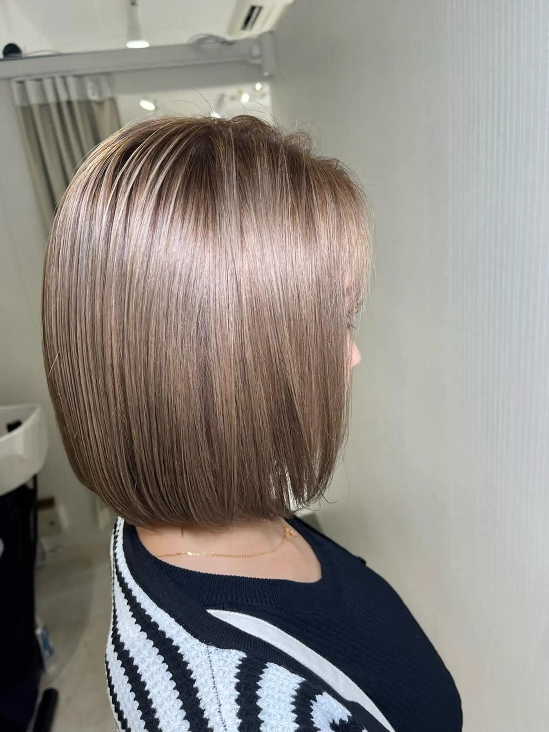 ミディアム カット 【Diar】オーナー アキヨシケンタのヘアスタイル