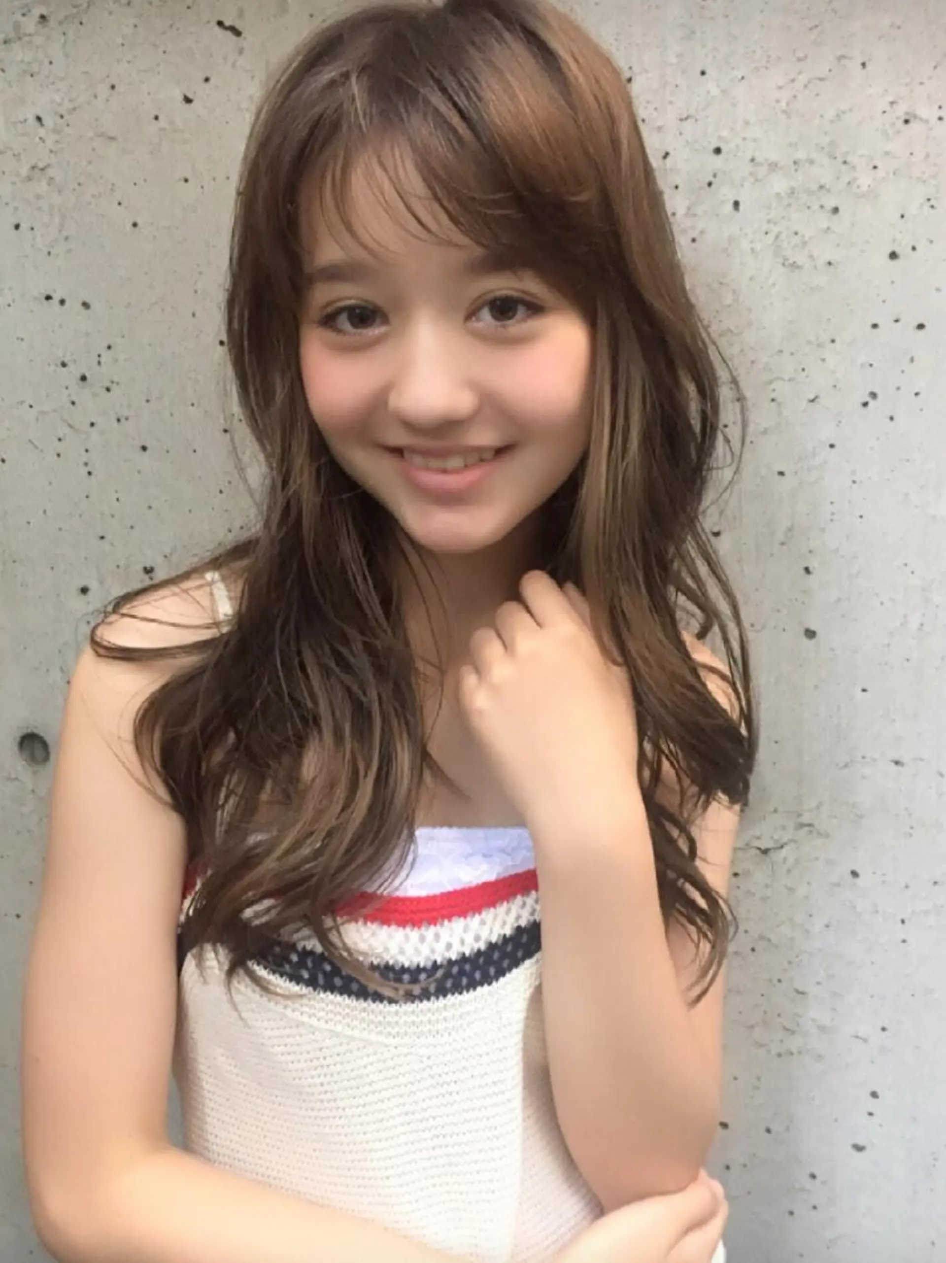 ミディアム セミロング ロング アッシュ ボブ くびれヘア くせ毛 伸ばしかけ 白髪ぼかしハイライト バレイヤージュヤマトのヘアスタイル