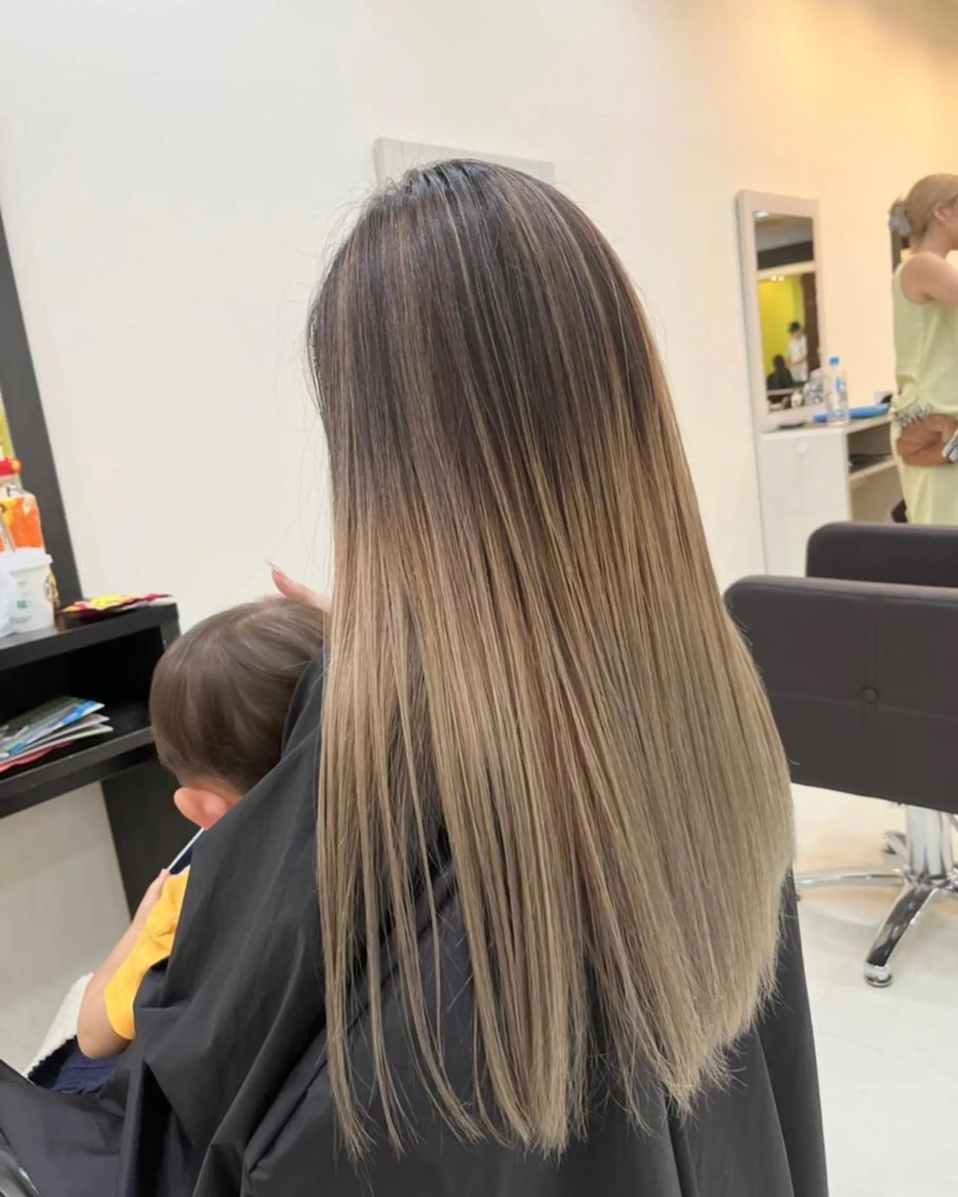 ショート カラー パーマ ヘアアレンジ メンズ メンズバレイヤージュ メンズブリーチ メンズハイライト メンズハイトーン メンズインナーカラー yasu ヤスのヘアスタイル