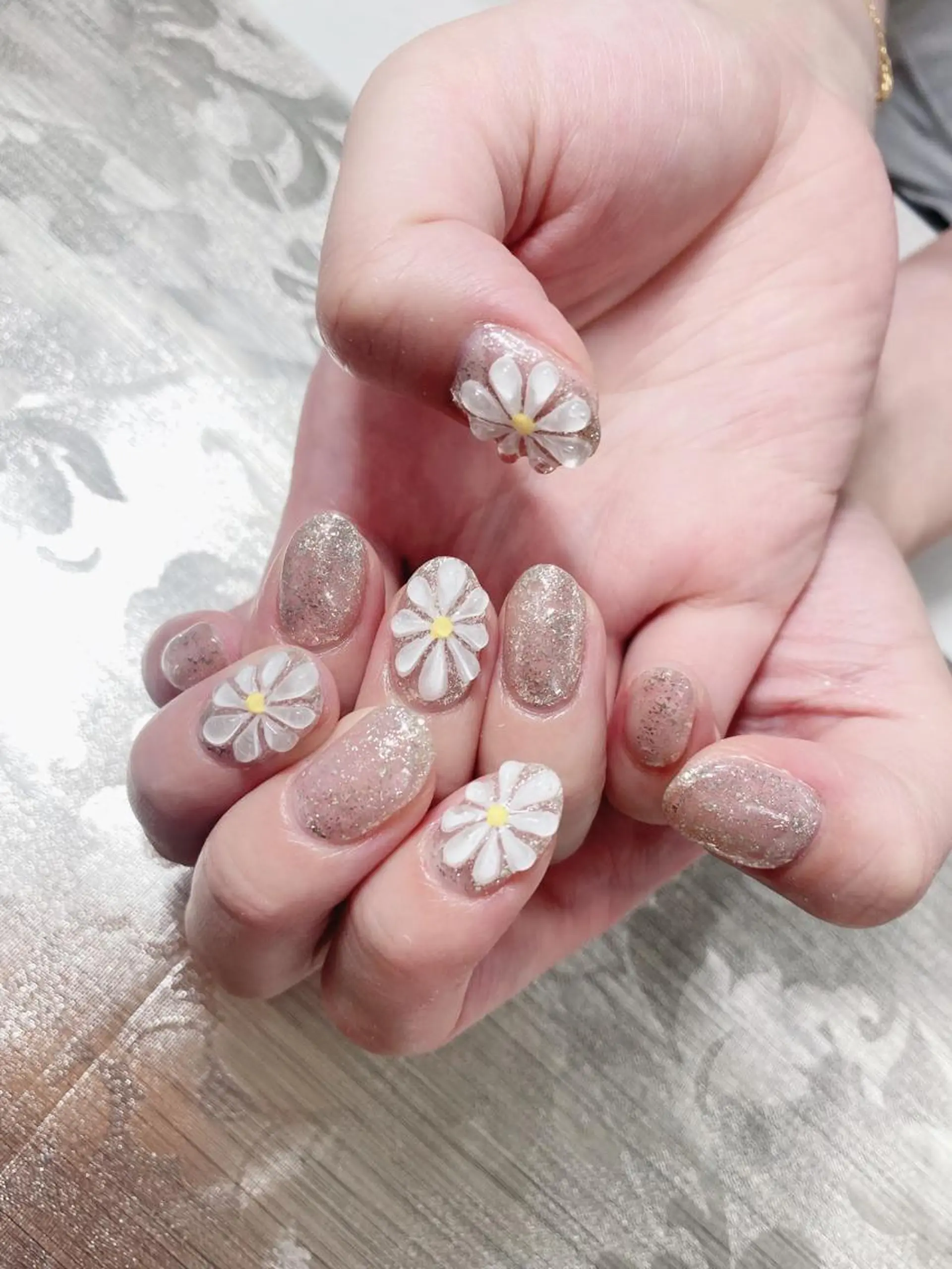 ネイル ハンドネイル I-nailロング /ワンホン/キラキラのネイルデザイン