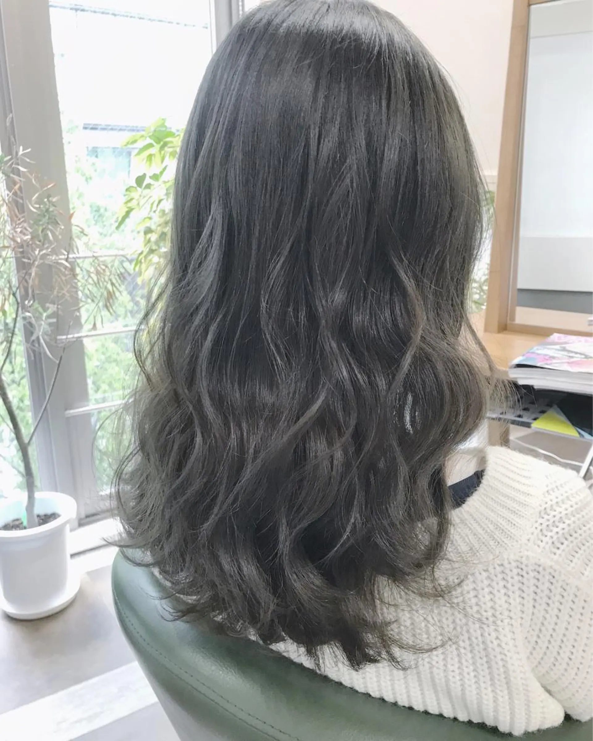 セミロング カラー ヘアアレンジ ブリーチ ダークグレー ダークグレージュ グレージュ ブリーチなしカラー GiseL天神カラー 髪質改善/ブリーチのヘアスタイル