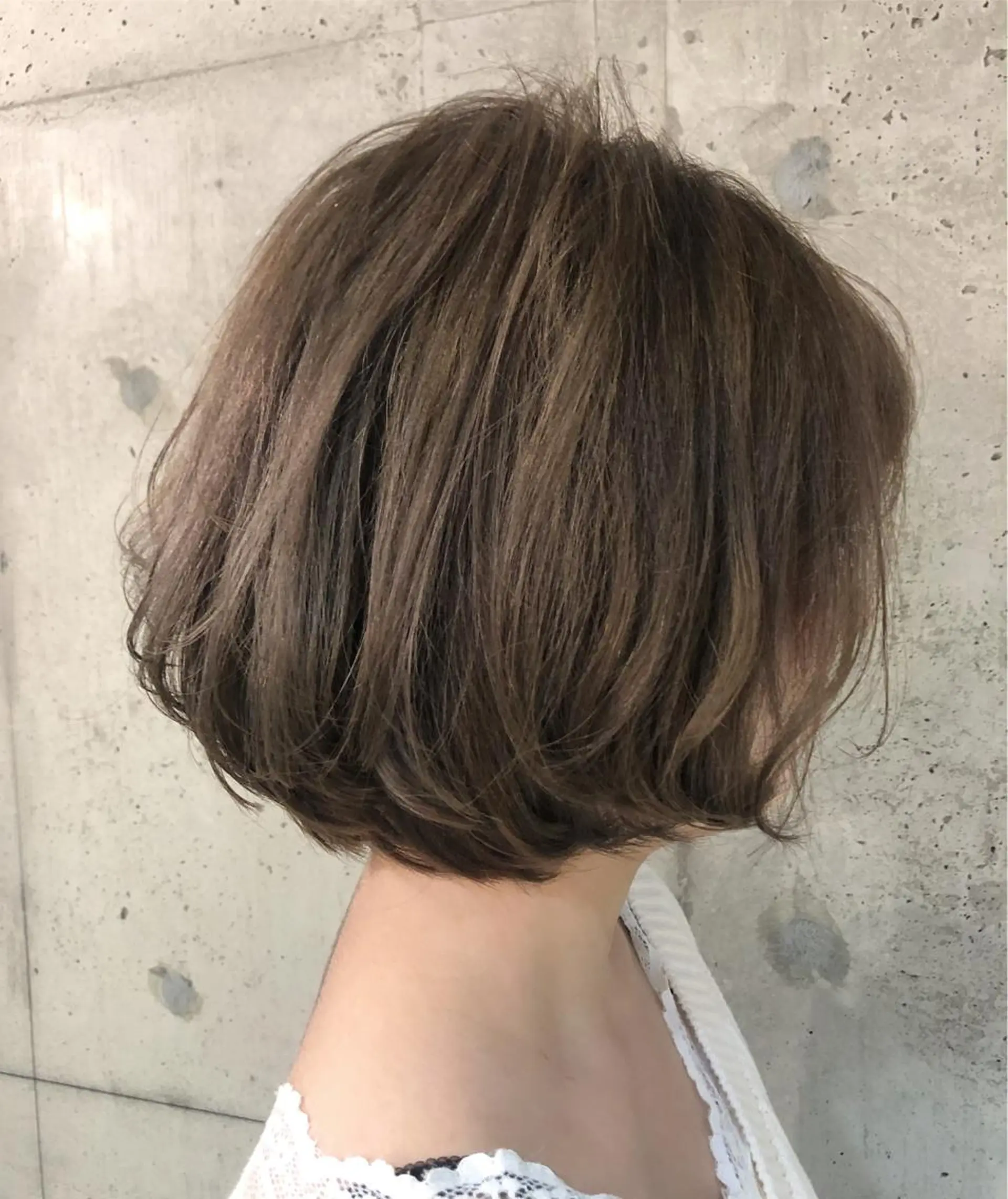 ショート カラー 小島 侑衣のヘアスタイル