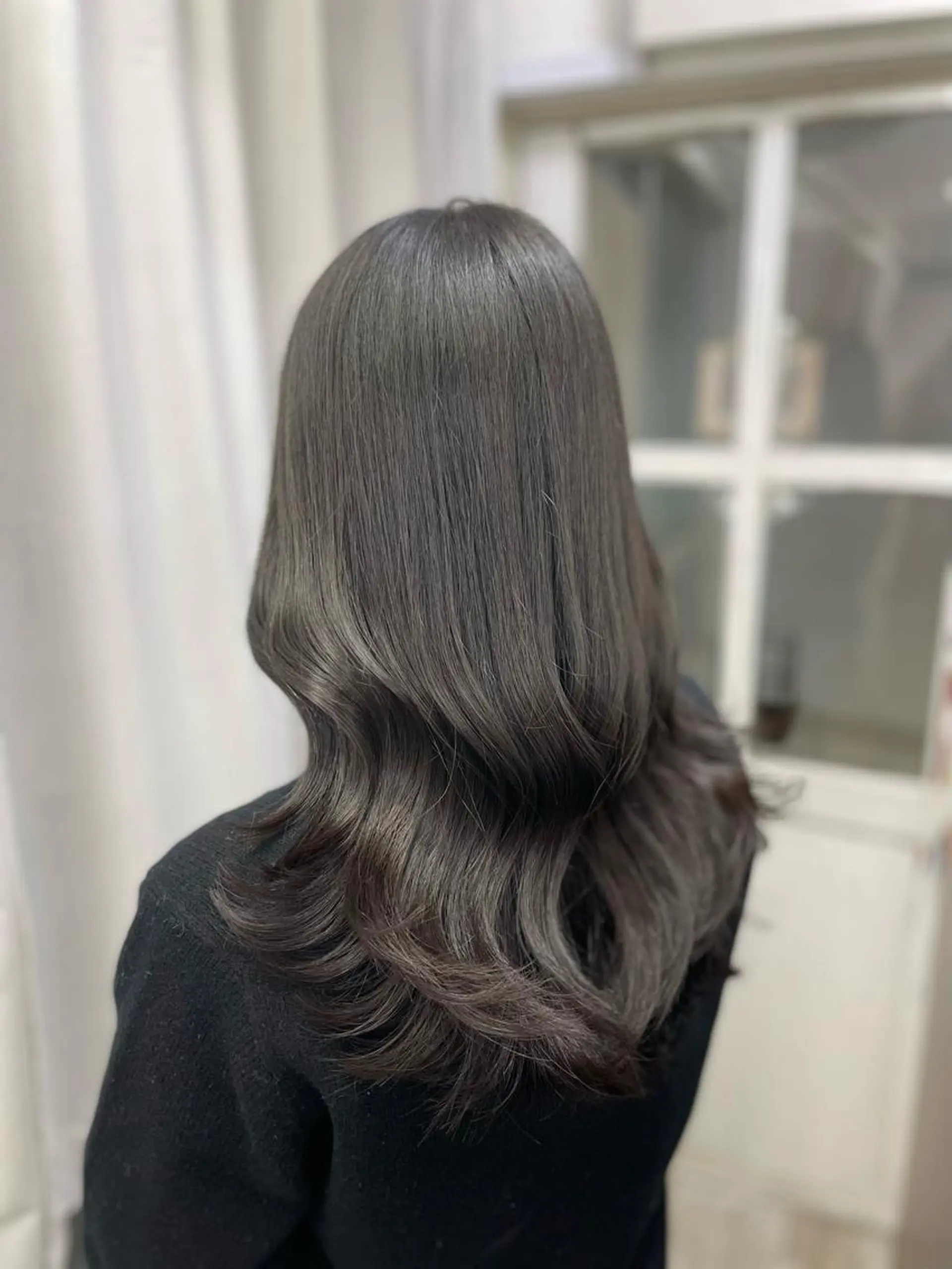 セミロング カラー 韓国ヘア🤍髪質改善 🇰🇷AKANEのヘアスタイル