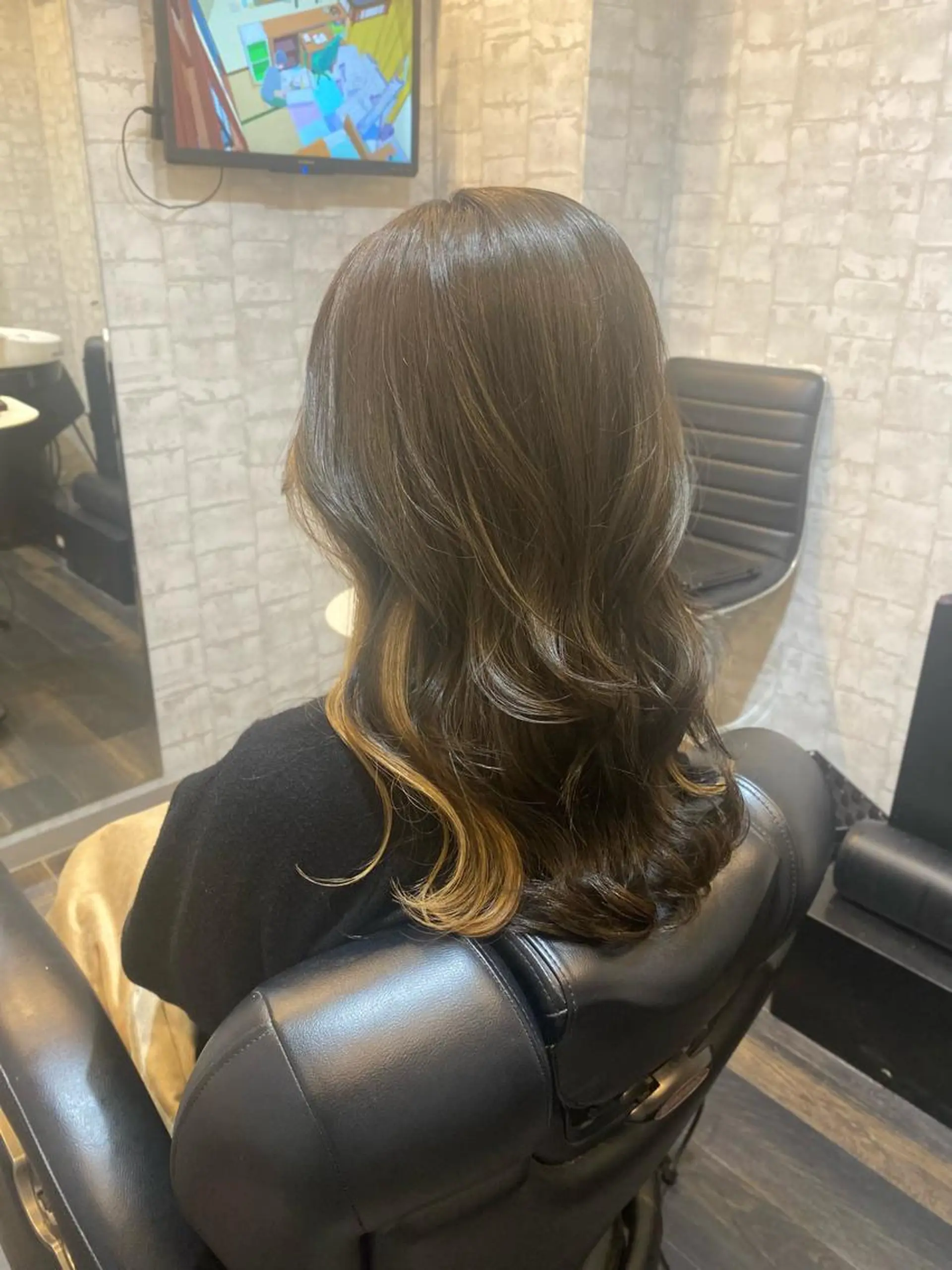 ロング カラー カット ヘアカラー 矢部 萌深のヘアスタイル